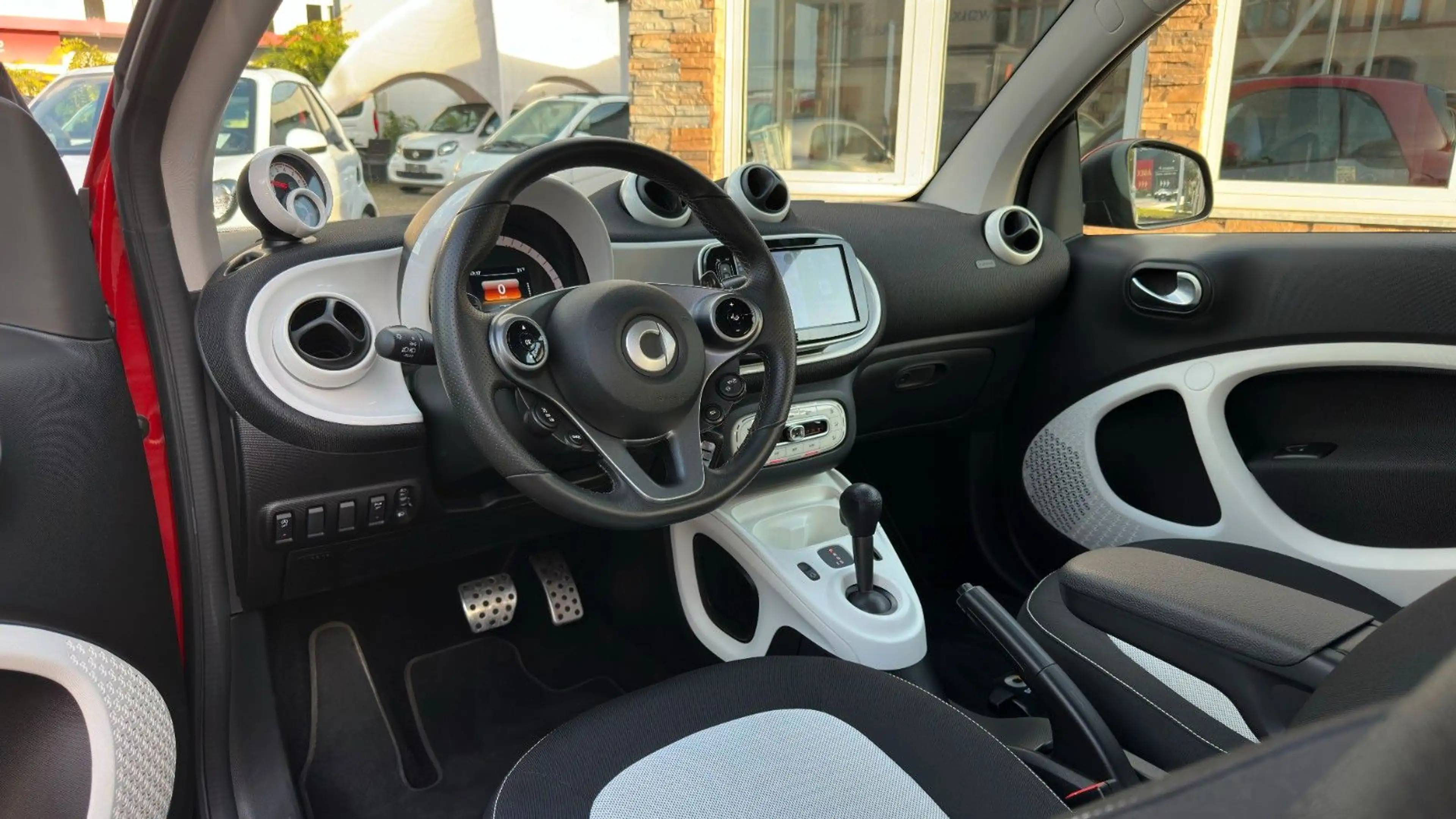 smart forTwo Coupe TURBO DCT SPORTPAKET! TITANIA MATT! PANO! — photo 2