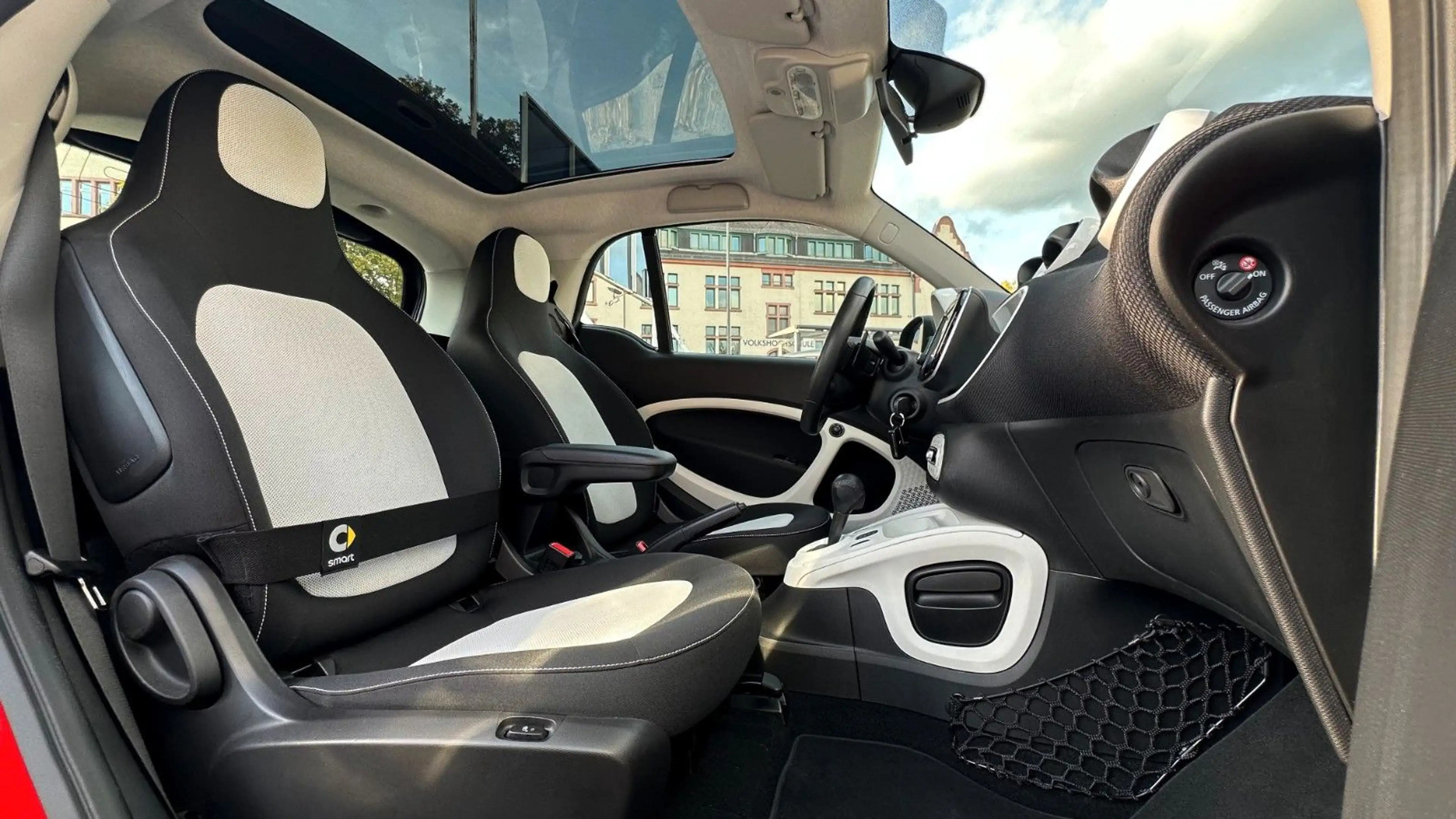 smart forTwo Coupe TURBO DCT SPORTPAKET! TITANIA MATT! PANO! — photo 13