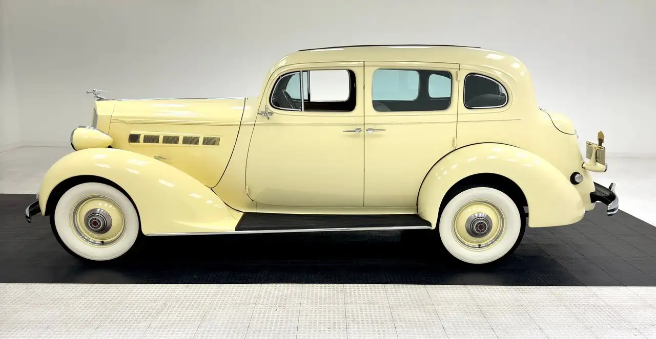 Packard 120 Sedan Series, foto 2