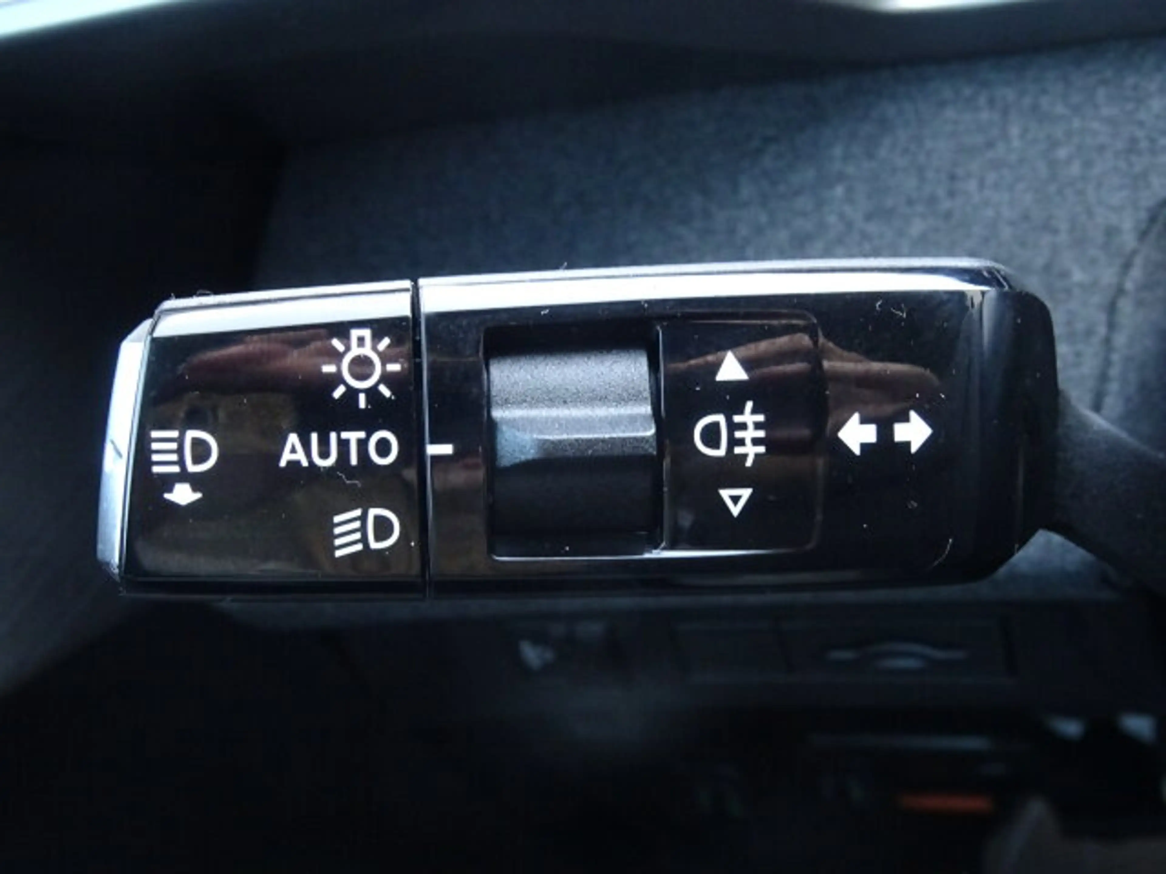 Opel Grandland Edition Hybrid Komf.Paket/AHK Autom./Klima/LED/Sitzhzg./eFH./Schadstoffarm nach Abgasnorm Euro 6e — photo 14