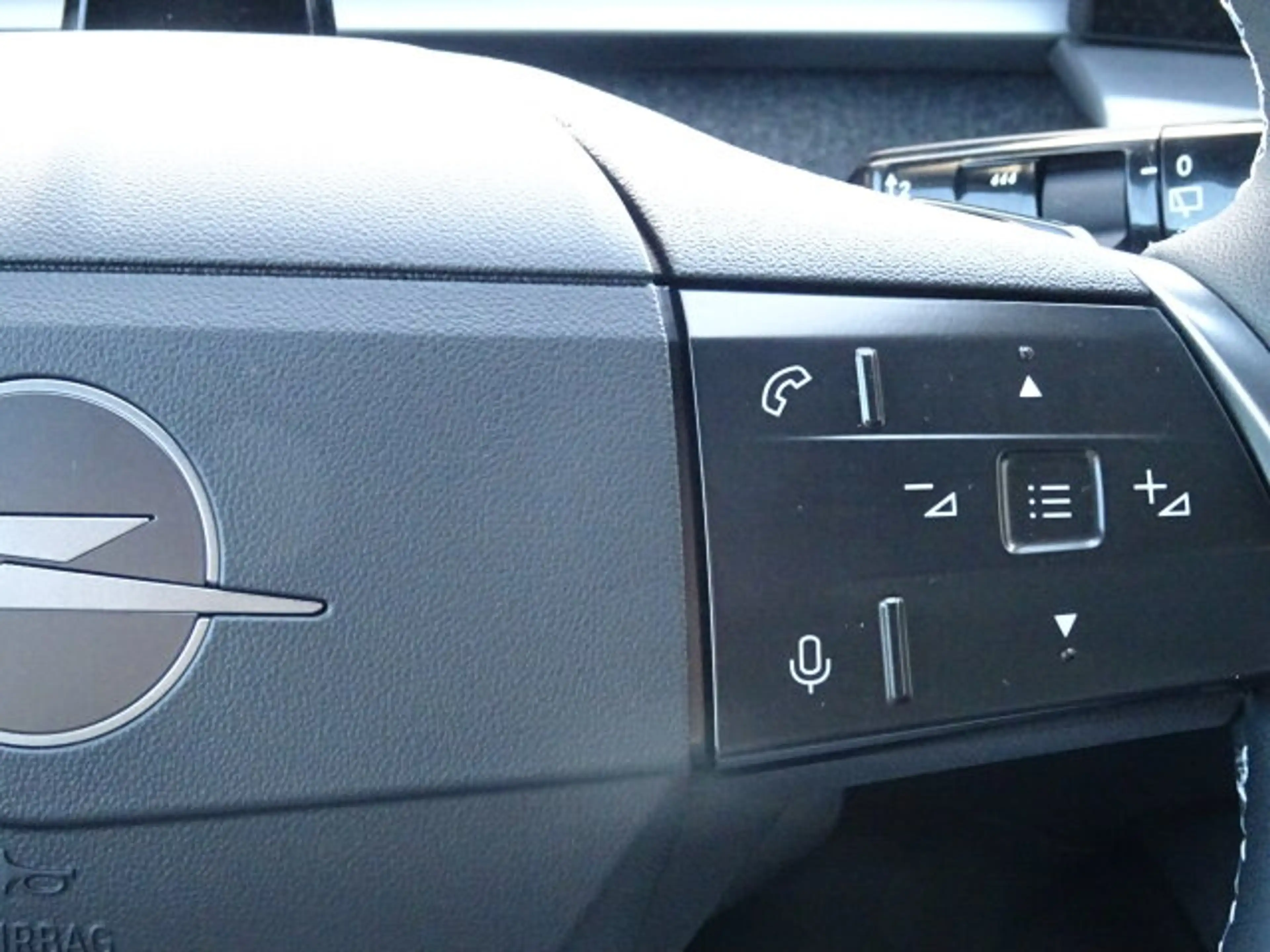 Opel Grandland Edition Hybrid Komf.Paket/AHK Autom./Klima/LED/Sitzhzg./eFH./Schadstoffarm nach Abgasnorm Euro 6e — photo 15