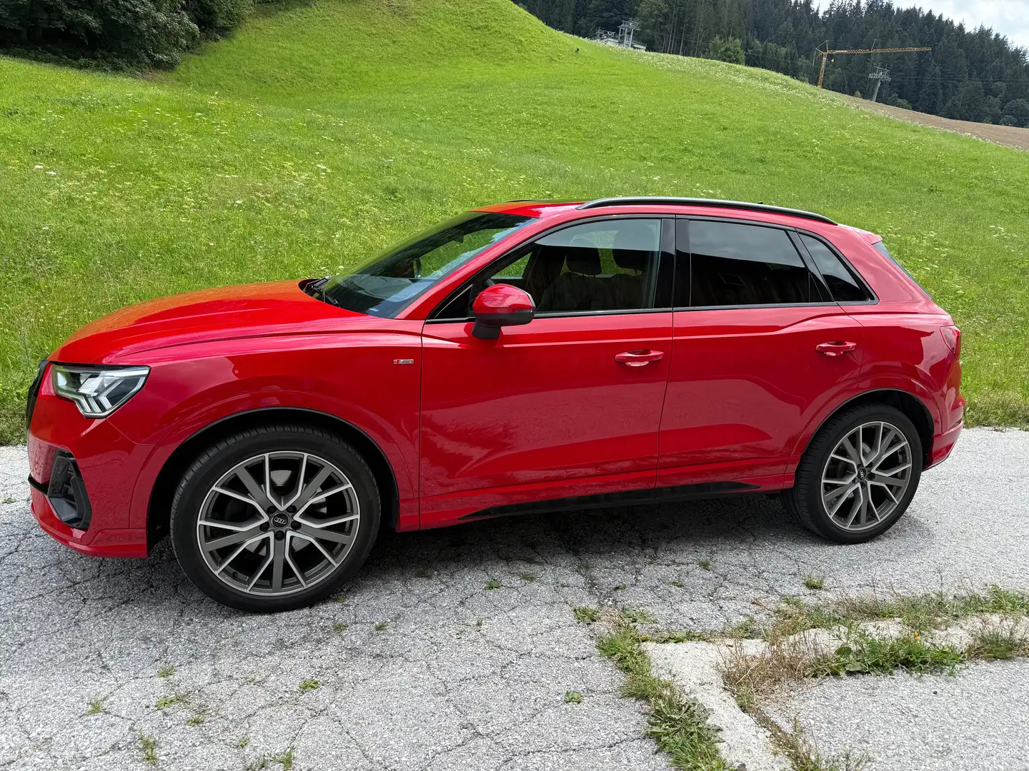 Audi Q3 Q3 40 TFSI quattro S-line S-tronic S-line Rot - 1