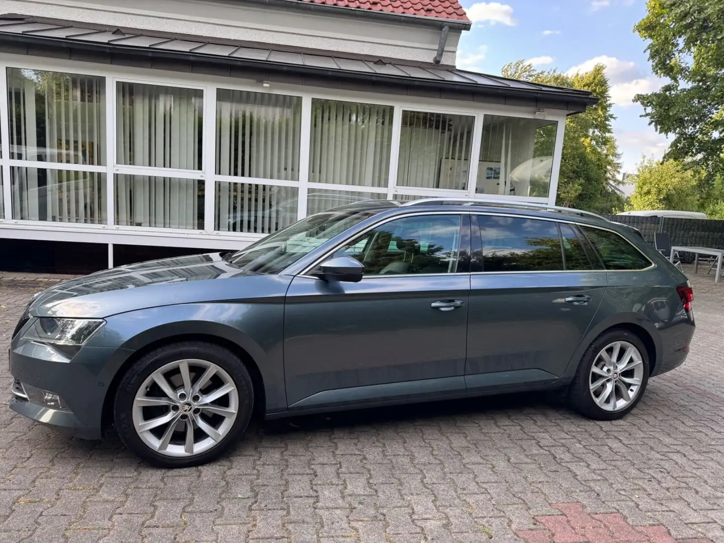 Skoda Superb Combi Style/Panorama/Kamera/Euro6/ Grijs - 2