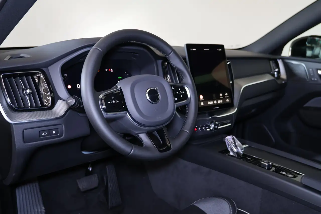 Volvo XC60 2026 — фото 12