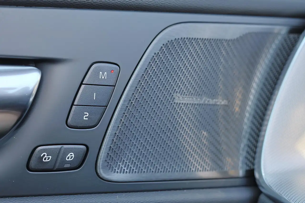 Volvo XC60 2026 — фото 10