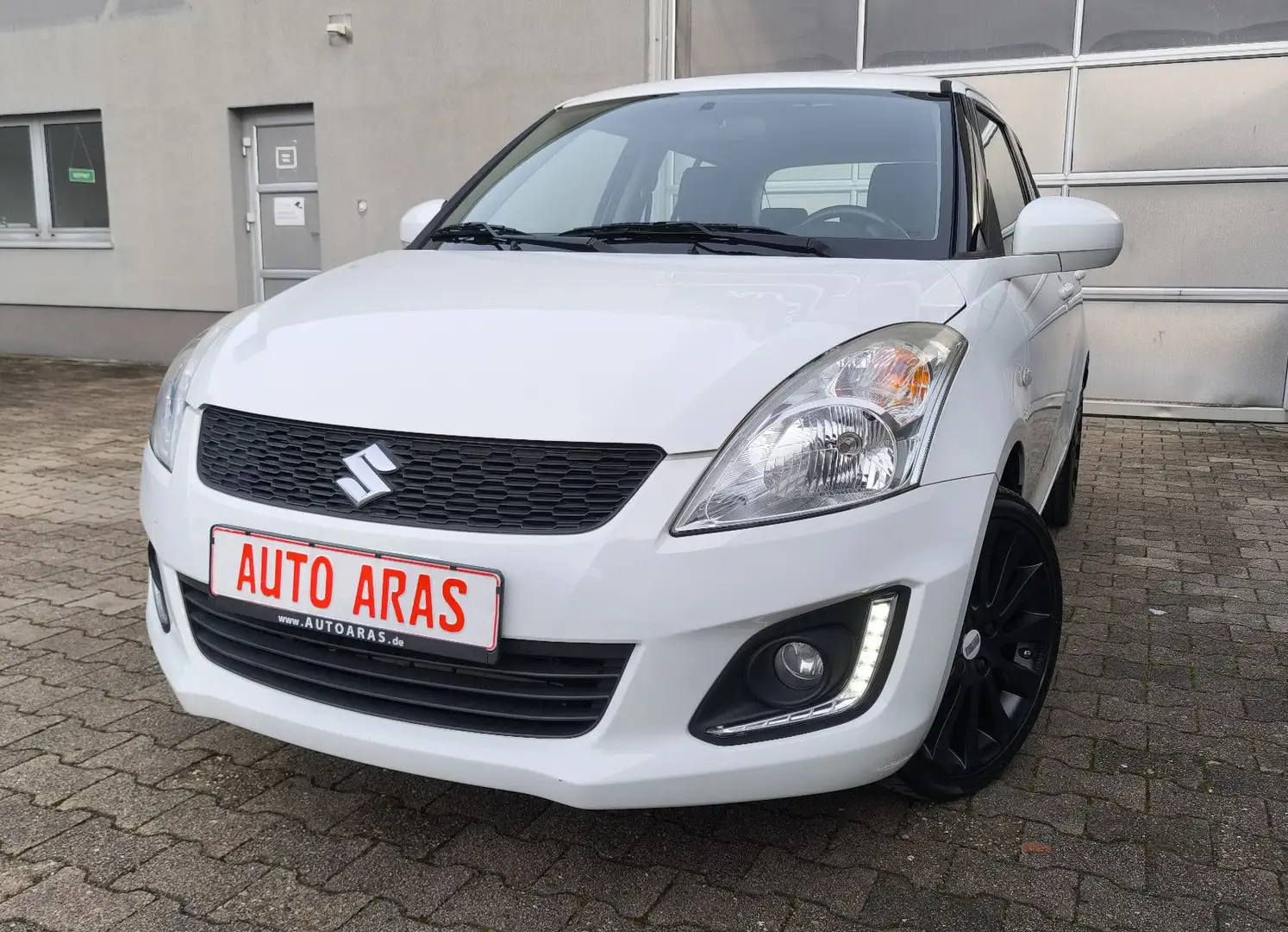 Suzuki Swift 1.2 Club aus 1.Hand/WenigKm Weiß - 1