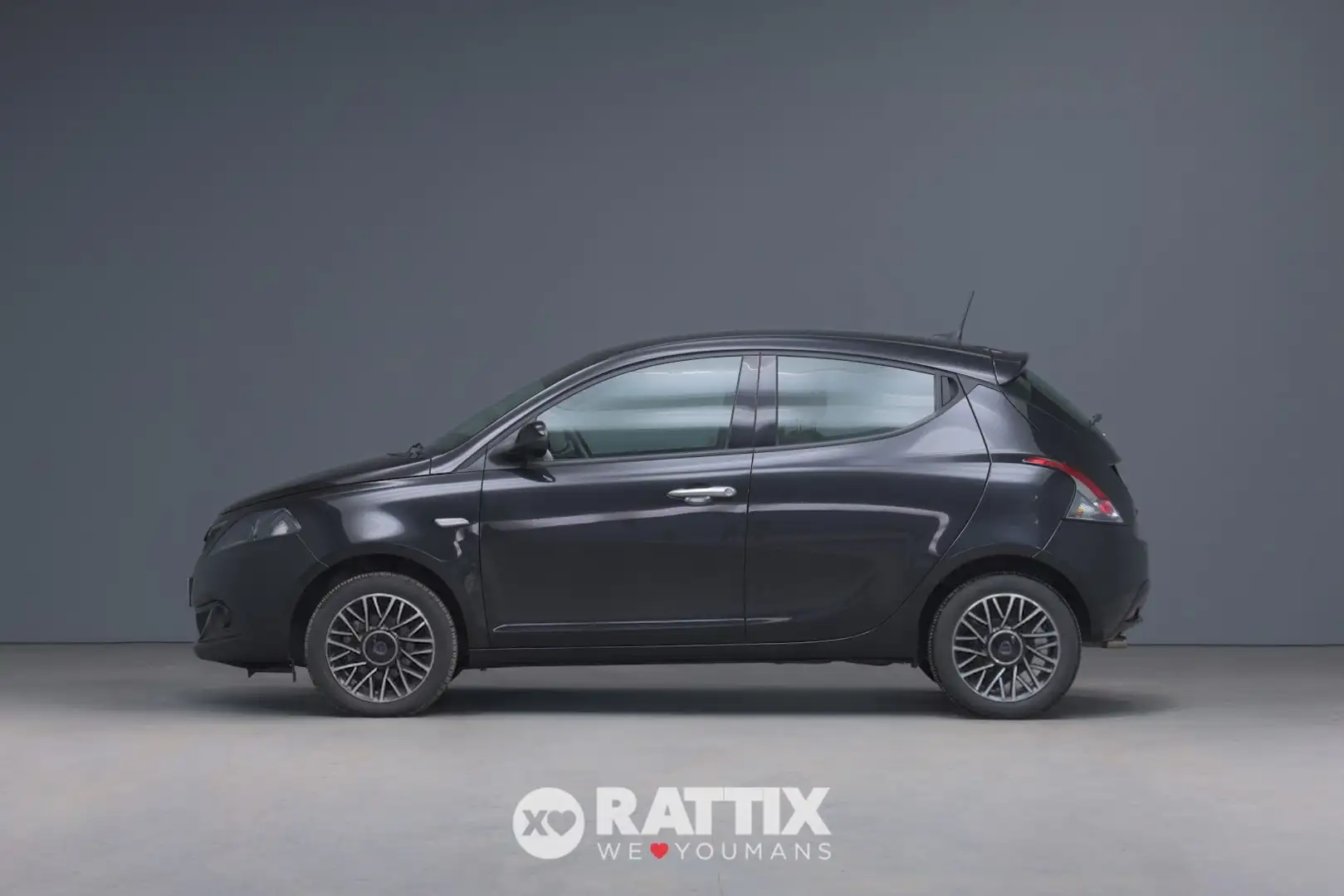 Lancia Ypsilon 1.0 Firefly Hybrid 70CV Platino Nero - 2
