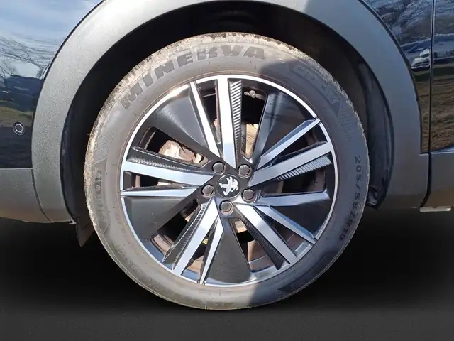 Peugeot 5008 view 8