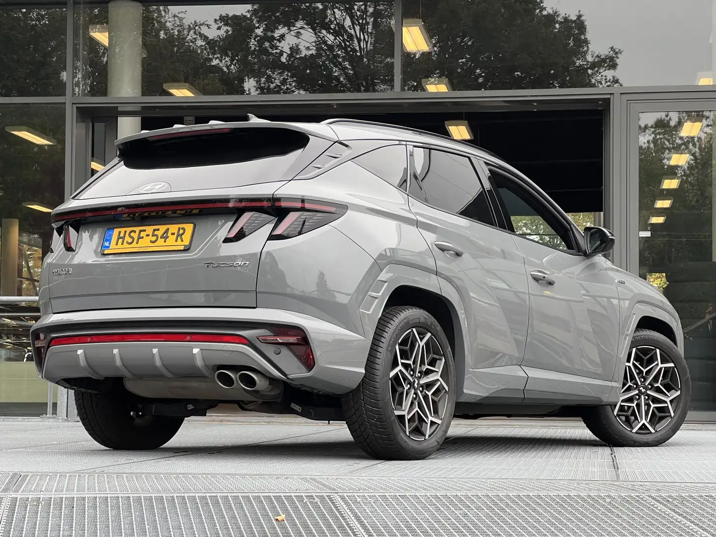 Hyundai TUCSON 1.6 T-GDI MHEV N-Line | Navigatie | Stoelverwarmin Grijs - 2