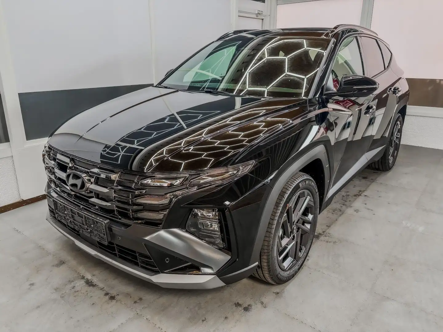 Hyundai TUCSON Premium DCT BLACK LINE PANO ACC 1.6 T-GDi LP DC... Schwarz - 1