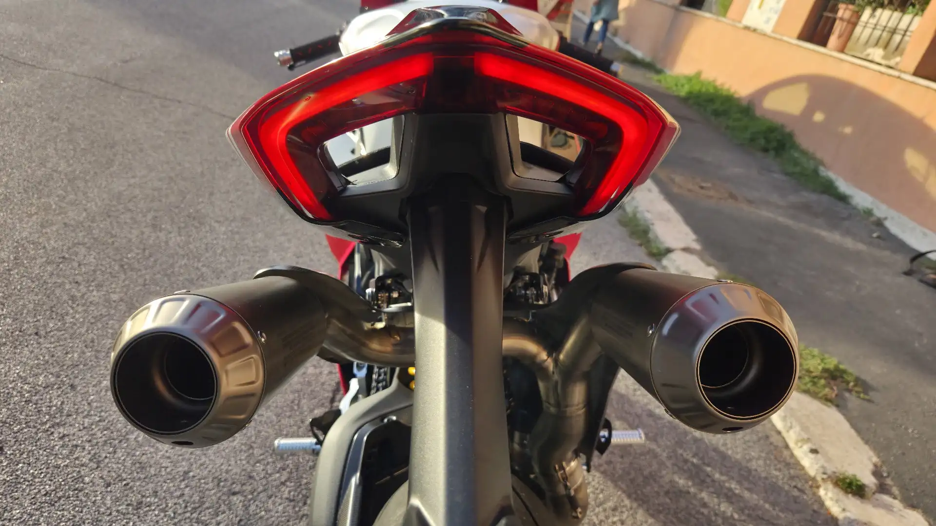 Ducati Panigale V4 SP2 30TH ANNIVERSARIO 916 Kırmızı - 2