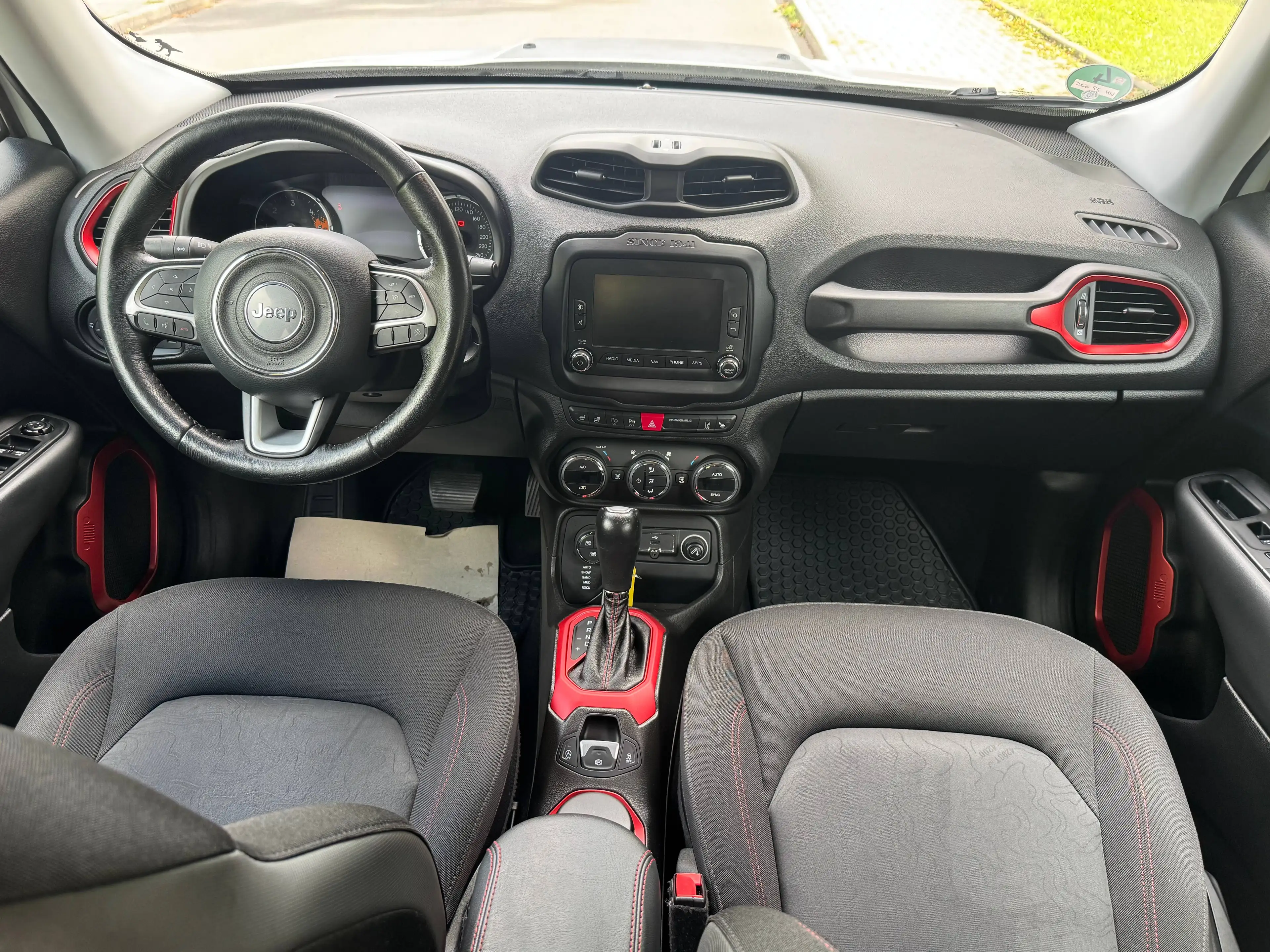 Jeep Renegade Trailhawk. 4+4 ALLRAD AUTOMATIK. KM 113.695. 170 PS — photo 10