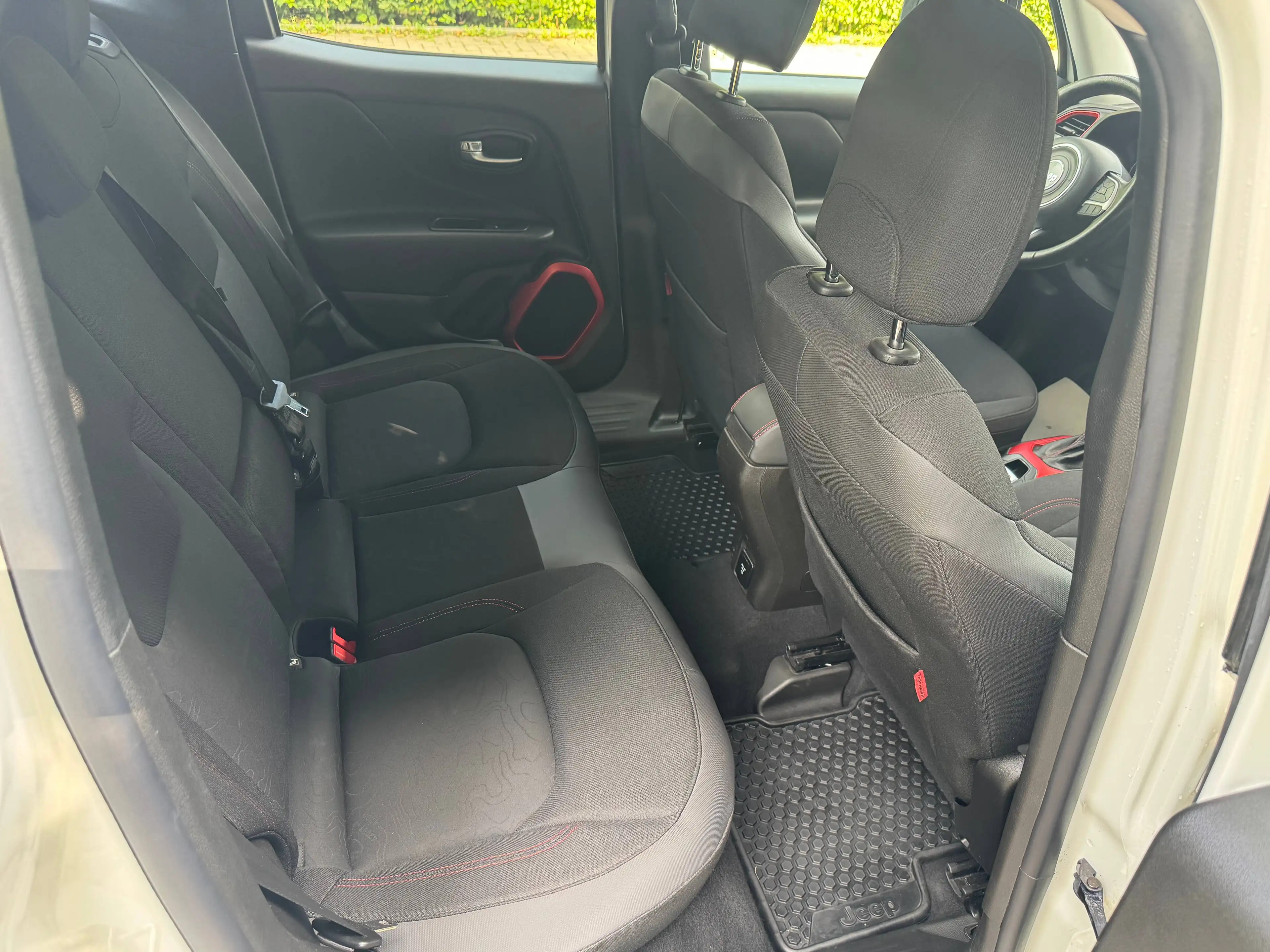 Jeep Renegade Trailhawk. 4+4 ALLRAD AUTOMATIK. KM 113.695. 170 PS — photo 9