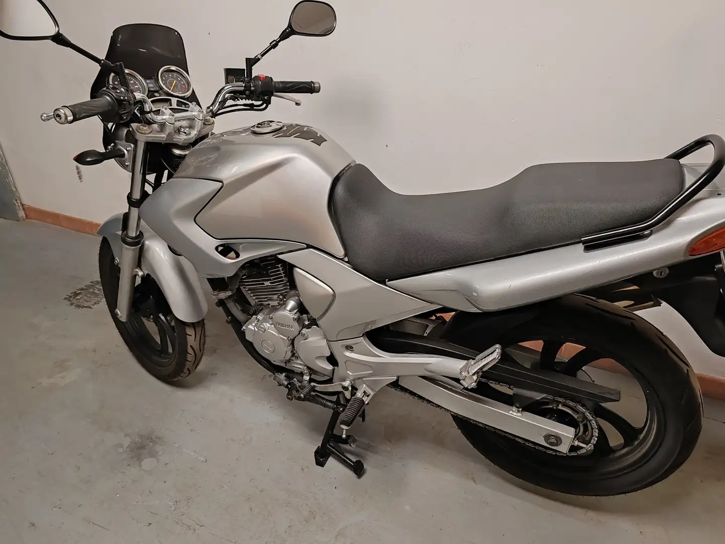 Yamaha YBR 250 Argintiu - 2