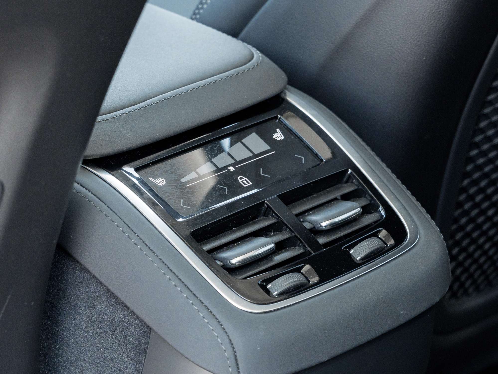 2026 Volvo XC90 B6 AWD Ultra |VOLVO CPO RATE fr 2.99%* thumb 26