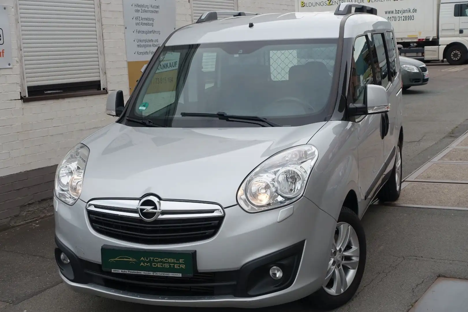 Opel Combo D Edition L1H1*KLIMA*AHK*BENZIN+CNG Argintiu - 2
