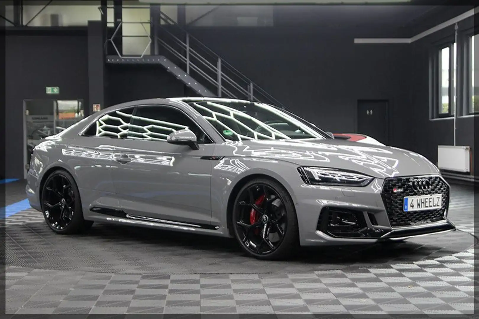 Audi RS5 2.9 TFSI tiptronic quattro CAM / NAVI / MASS Gris - 1