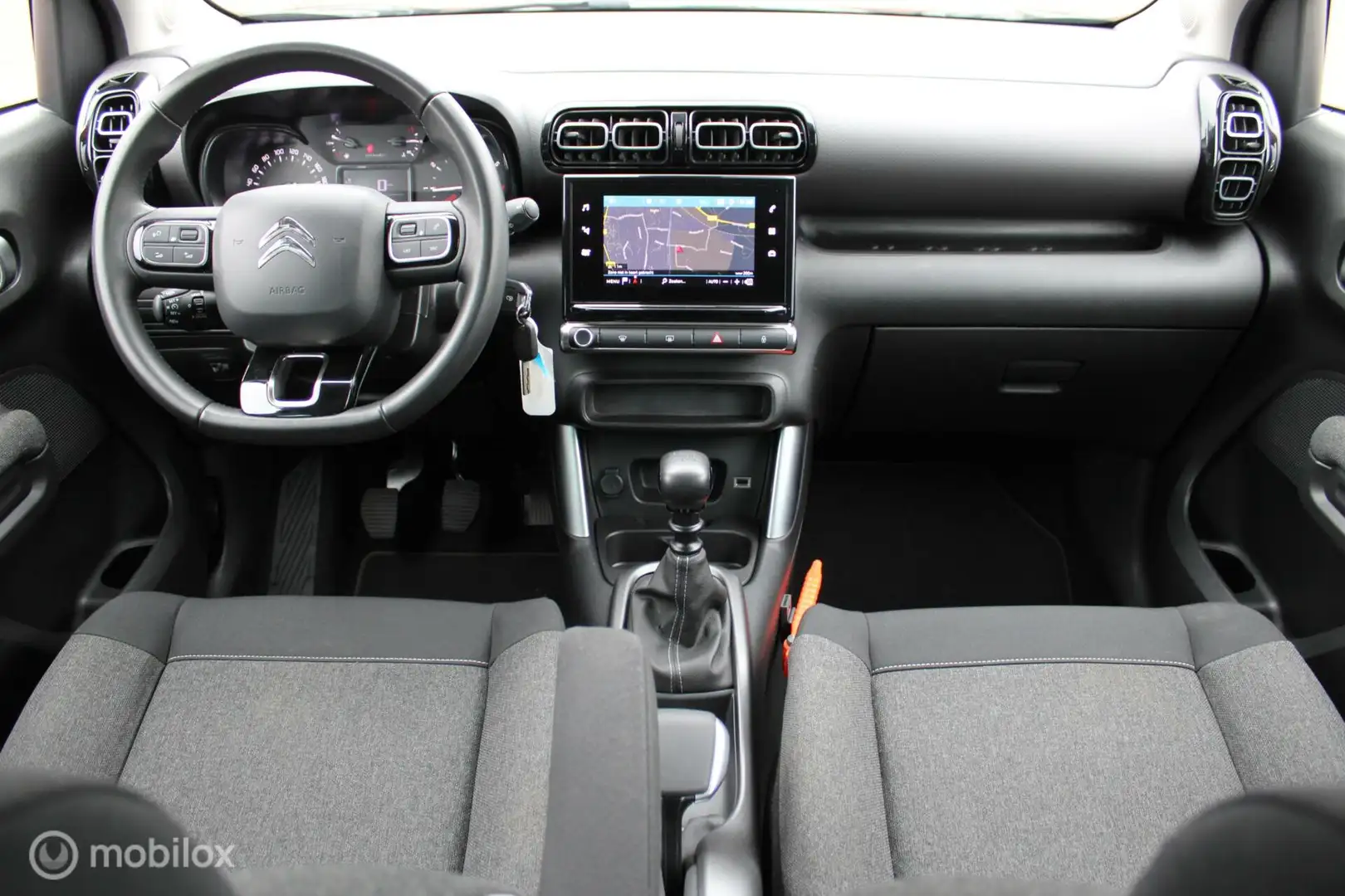Citroen C3 Aircross 1.2 PureTech S&S C-Series 110 PK, Pdc, Cruise, App Grau - 2
