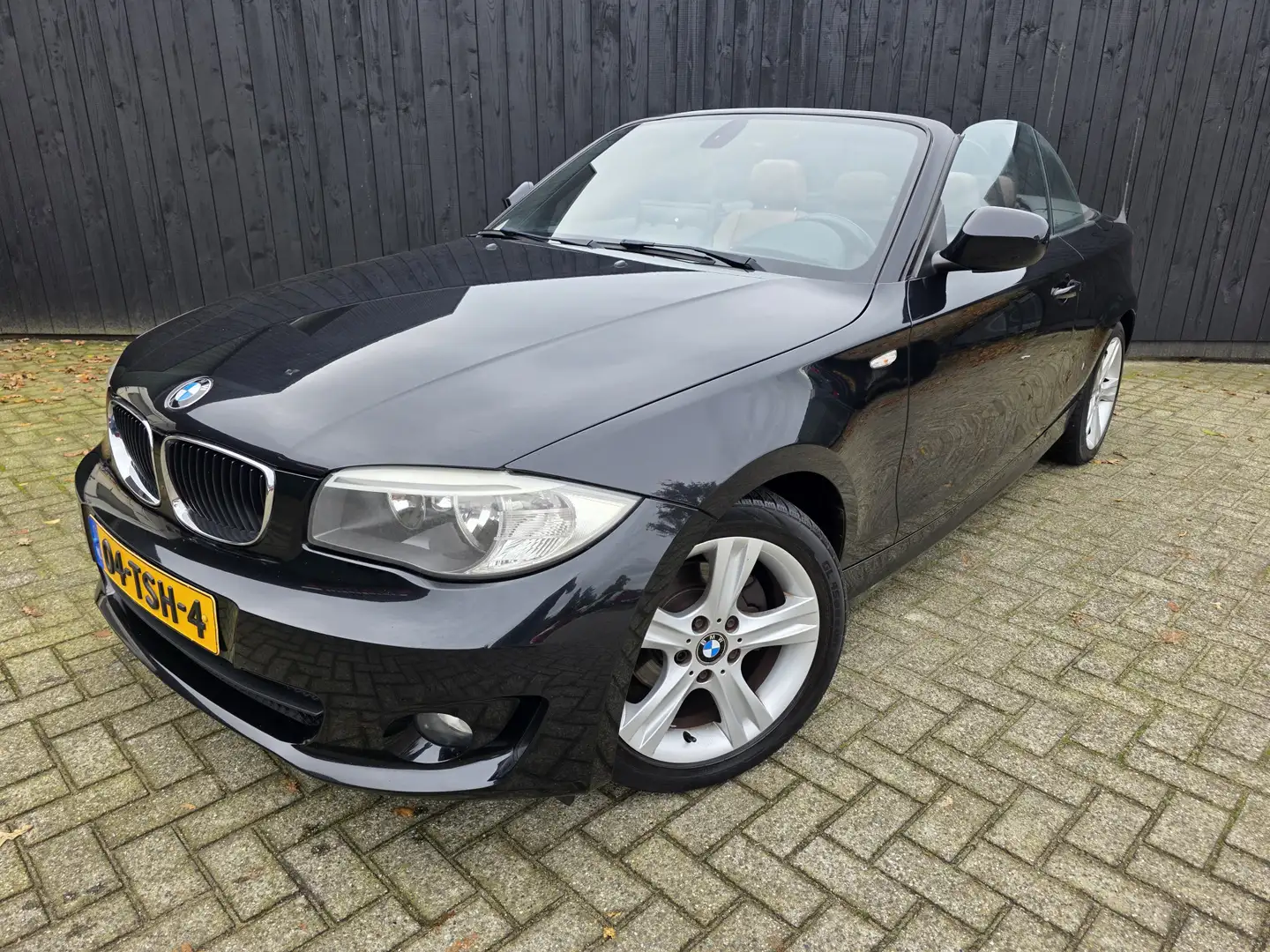 BMW 118 1-serie Cabrio 118i High Executive Schwarz - 2