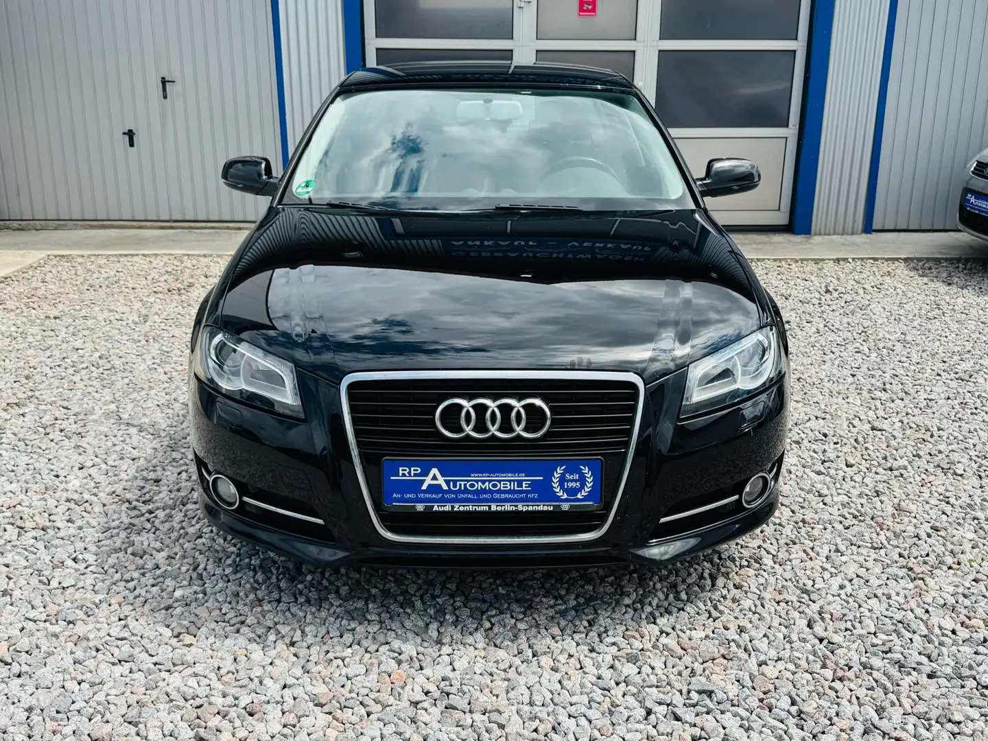 Audi A3 1.2 TFSI Attraction PDC KLIMAAUT 5-TÜRIG Schwarz - 1