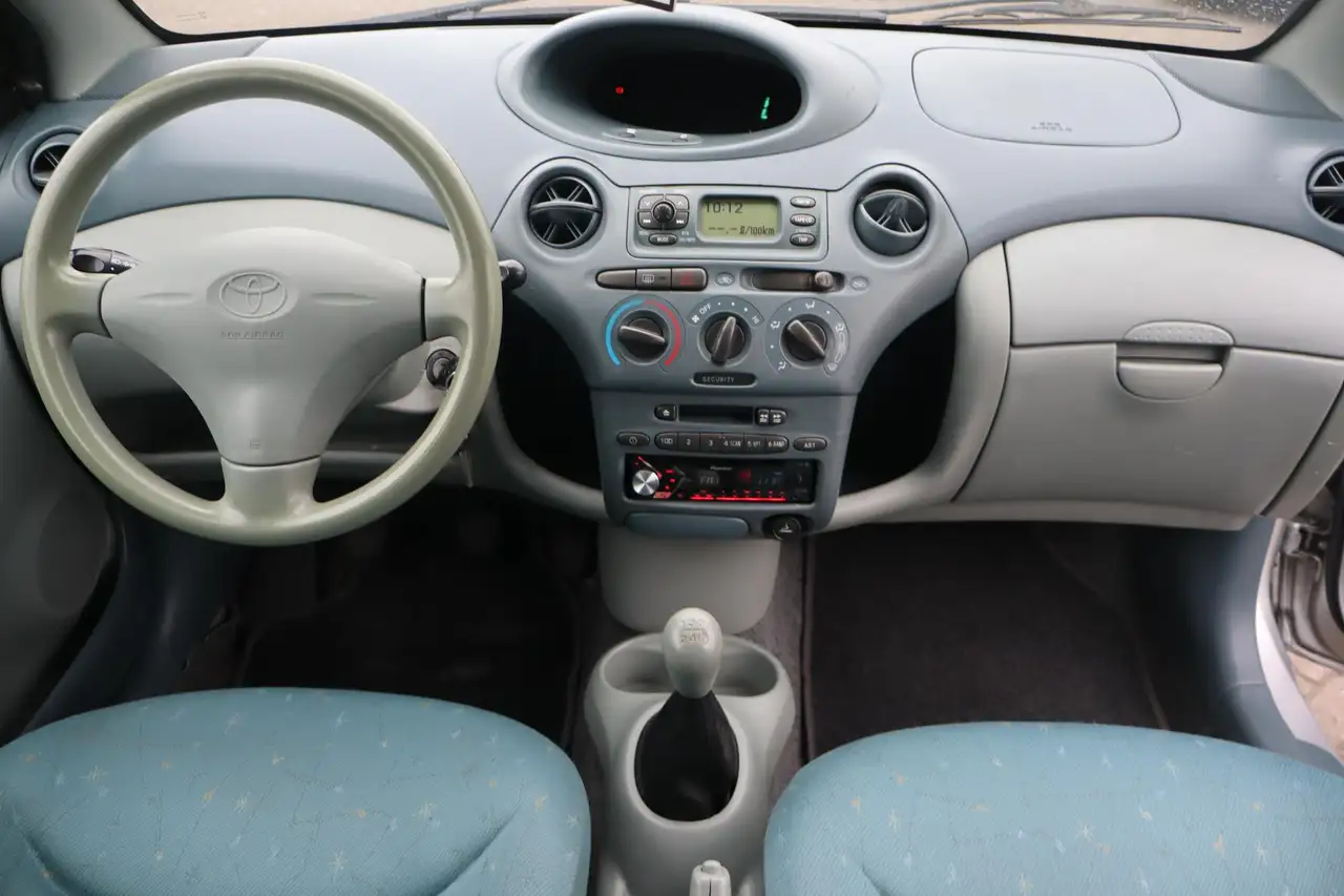Toyota Yaris 1.0-16V VVT-i Terra Radio cd speler, APK tot 31-10, foto 2