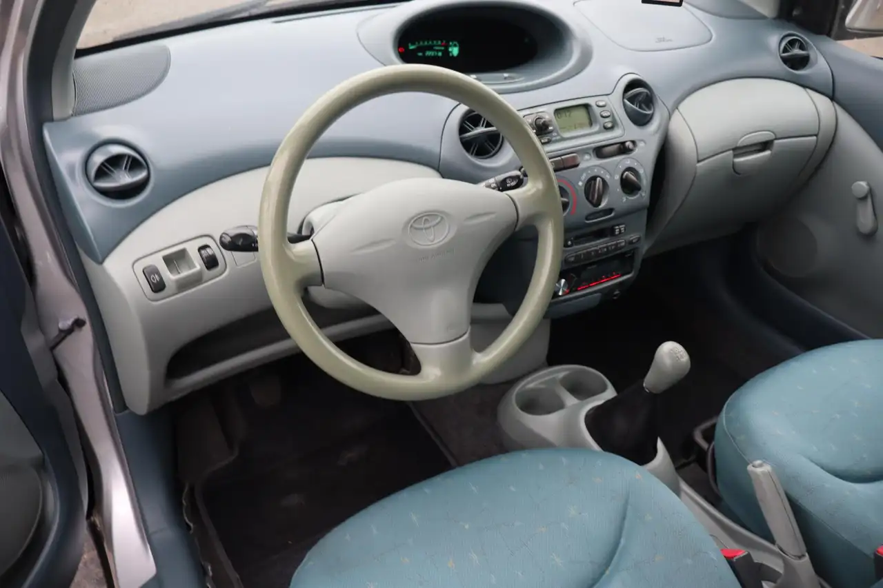Toyota Yaris 1.0-16V VVT-i Terra Radio cd speler, APK tot 31-10, foto 8