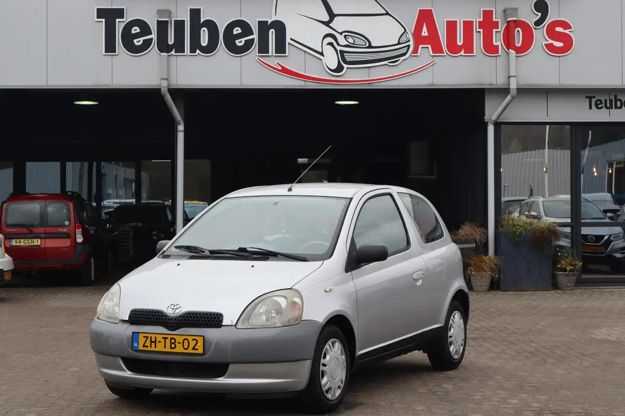 Toyota Yaris 1.0-16V VVT-i Terra Radio cd speler, APK tot 31-10, foto 1