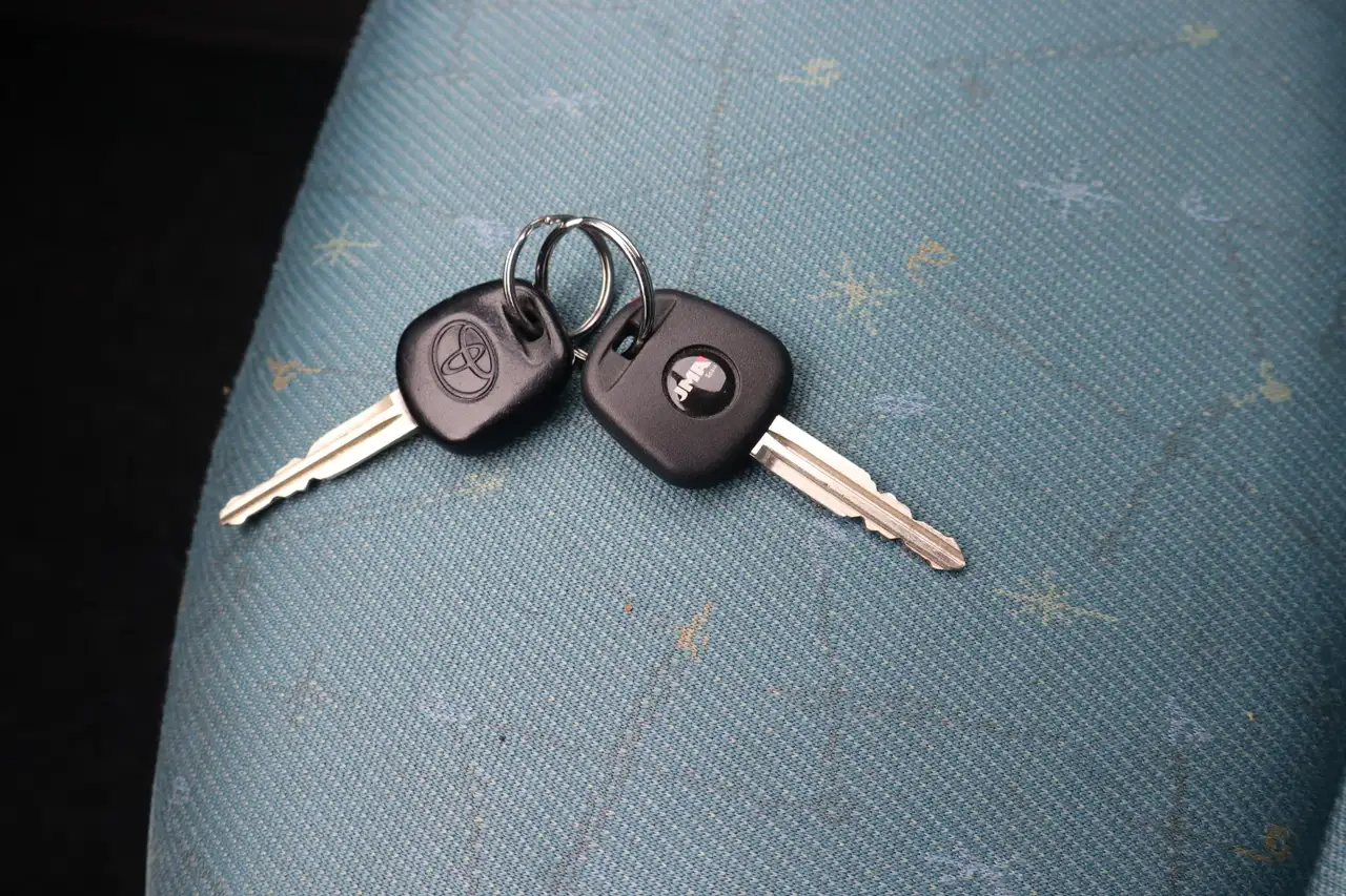 Toyota Yaris 1.0-16V VVT-i Terra Radio cd speler, APK tot 31-10, foto 3