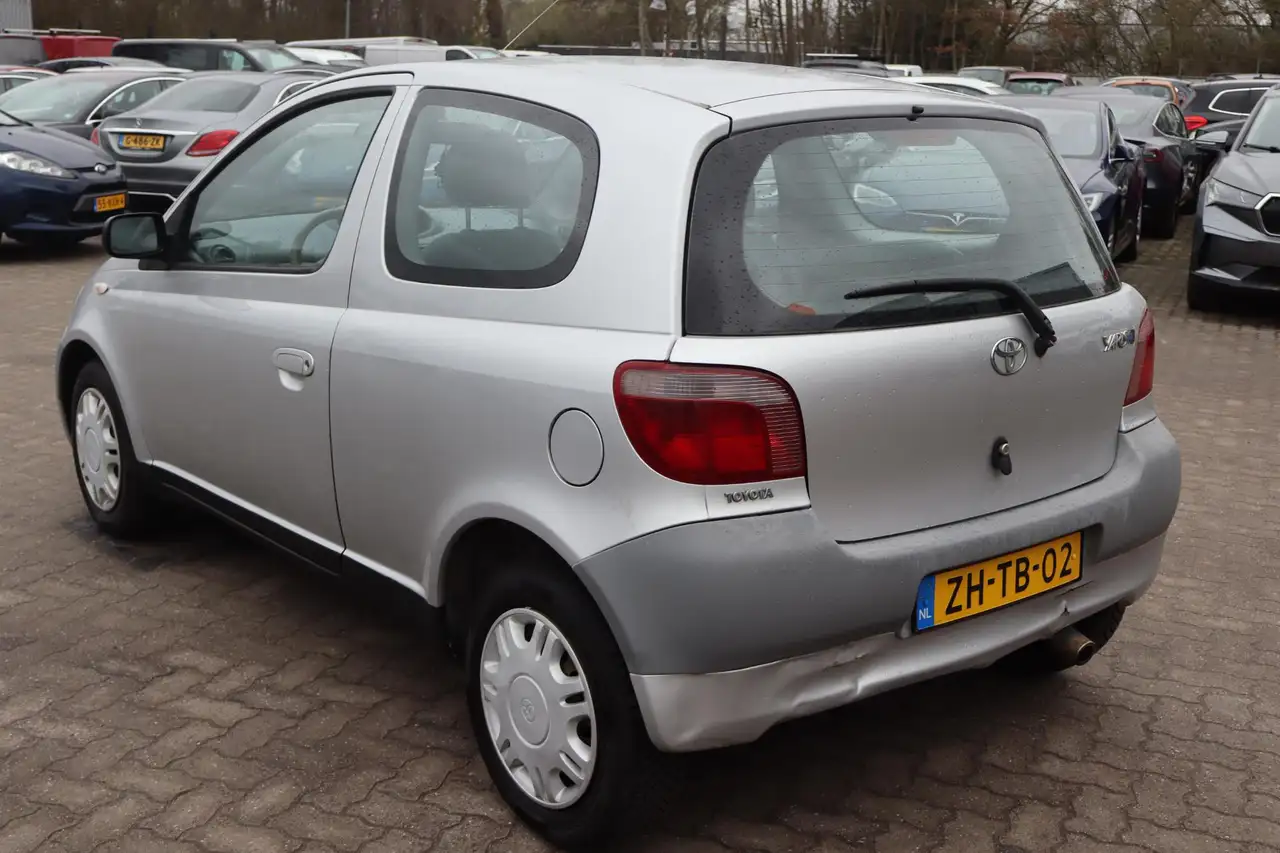 Toyota Yaris 1.0-16V VVT-i Terra Radio cd speler, APK tot 31-10, foto 7
