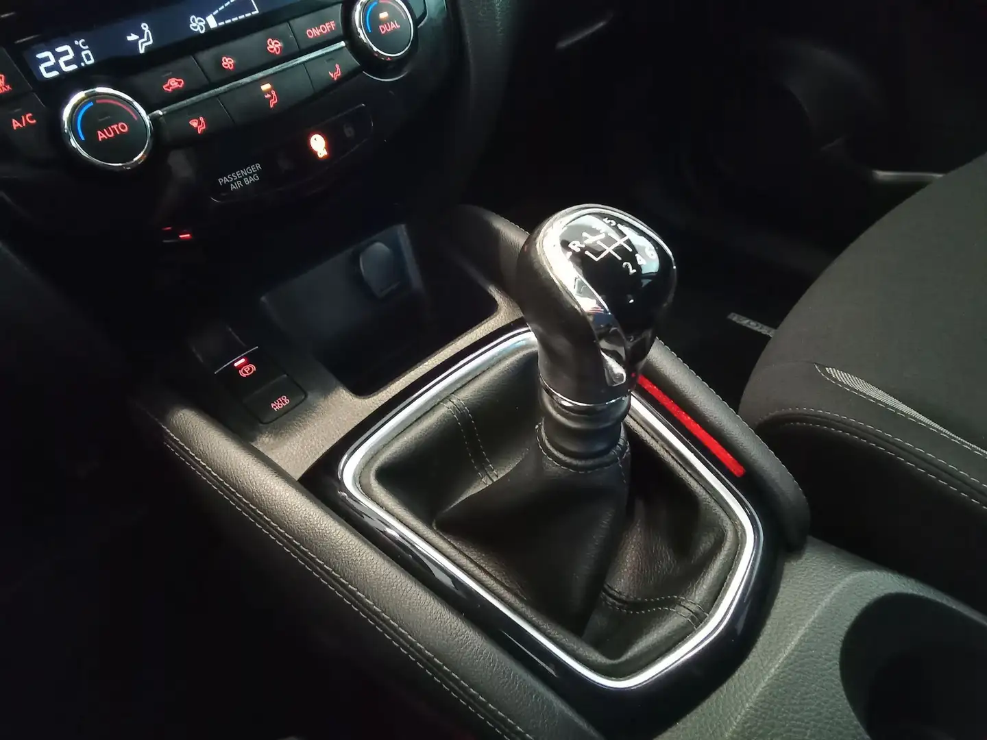 Nissan Qashqai 1.5 dCi Business Nero - 2