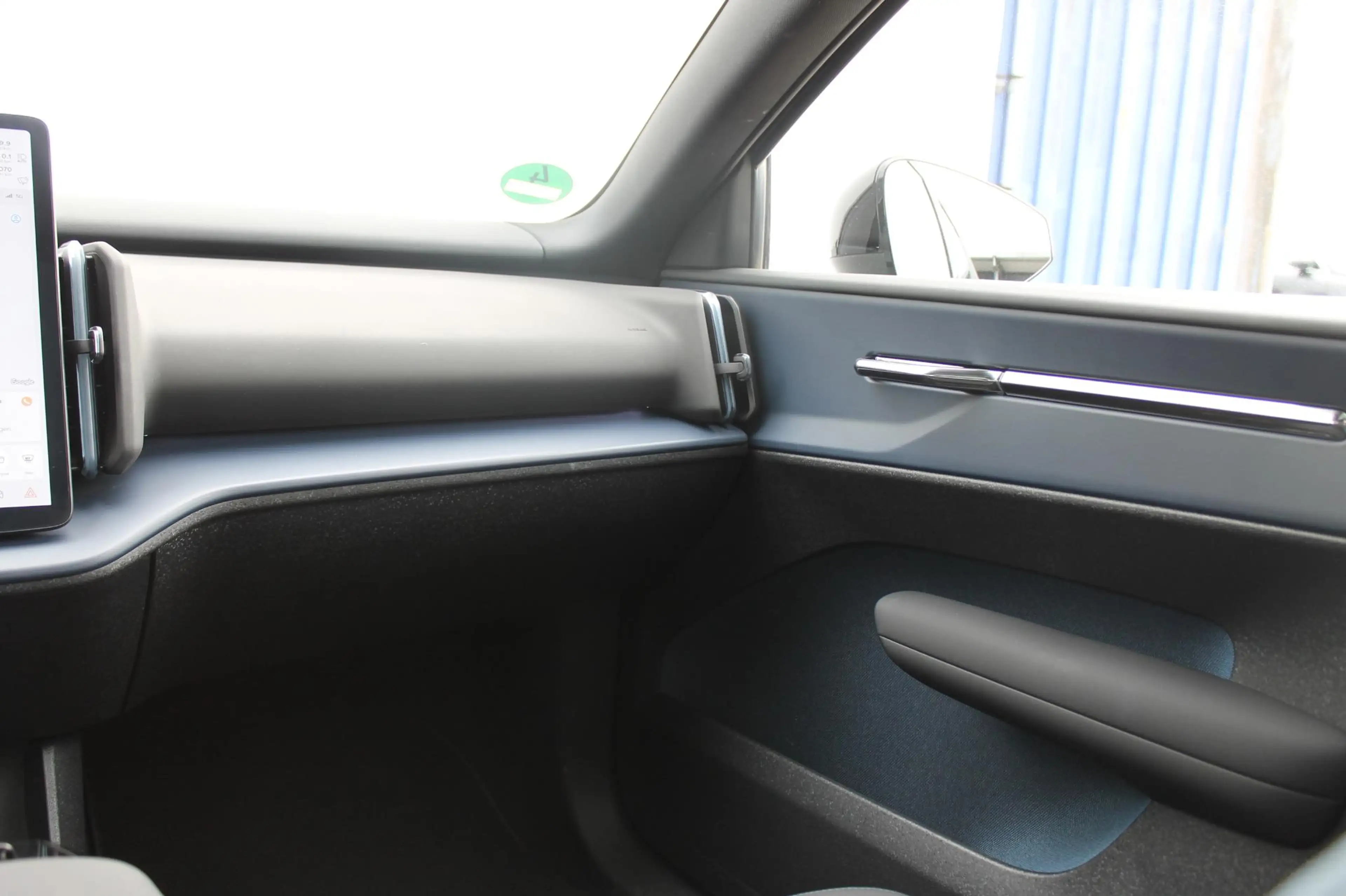 Volvo EX30 Single Motor Extended Range Ultra 69 kWh Semi elek — photo 16