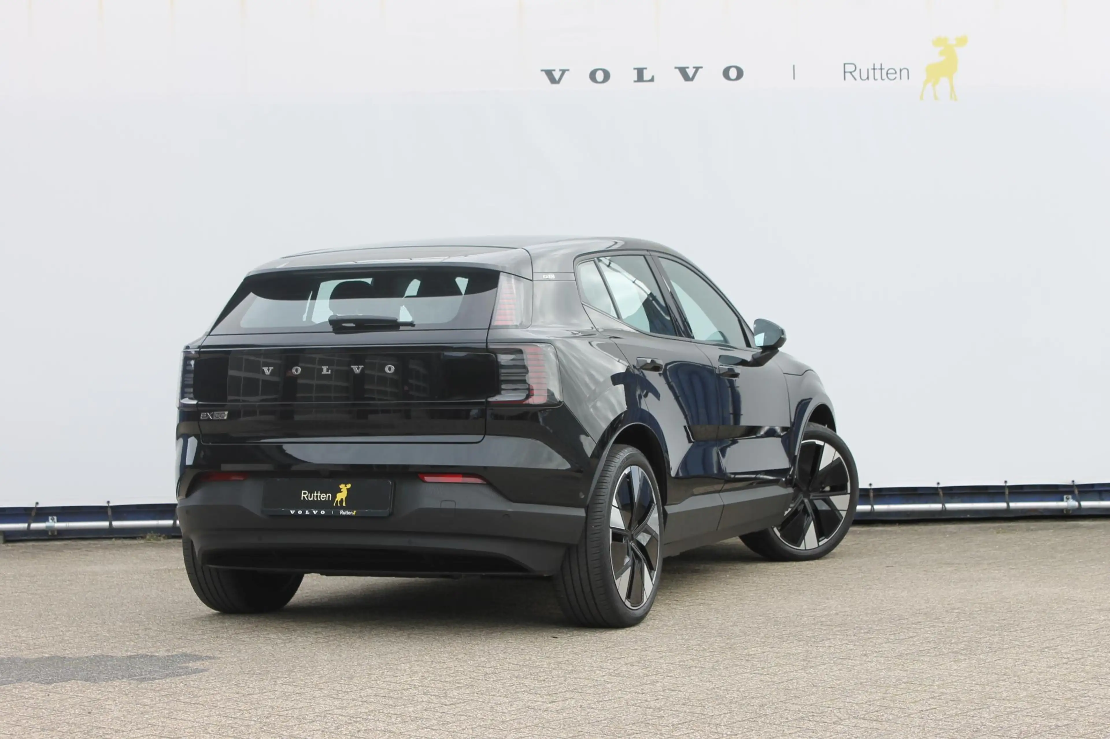 Volvo EX30 Single Motor Extended Range Ultra 69 kWh Semi elek — photo 11