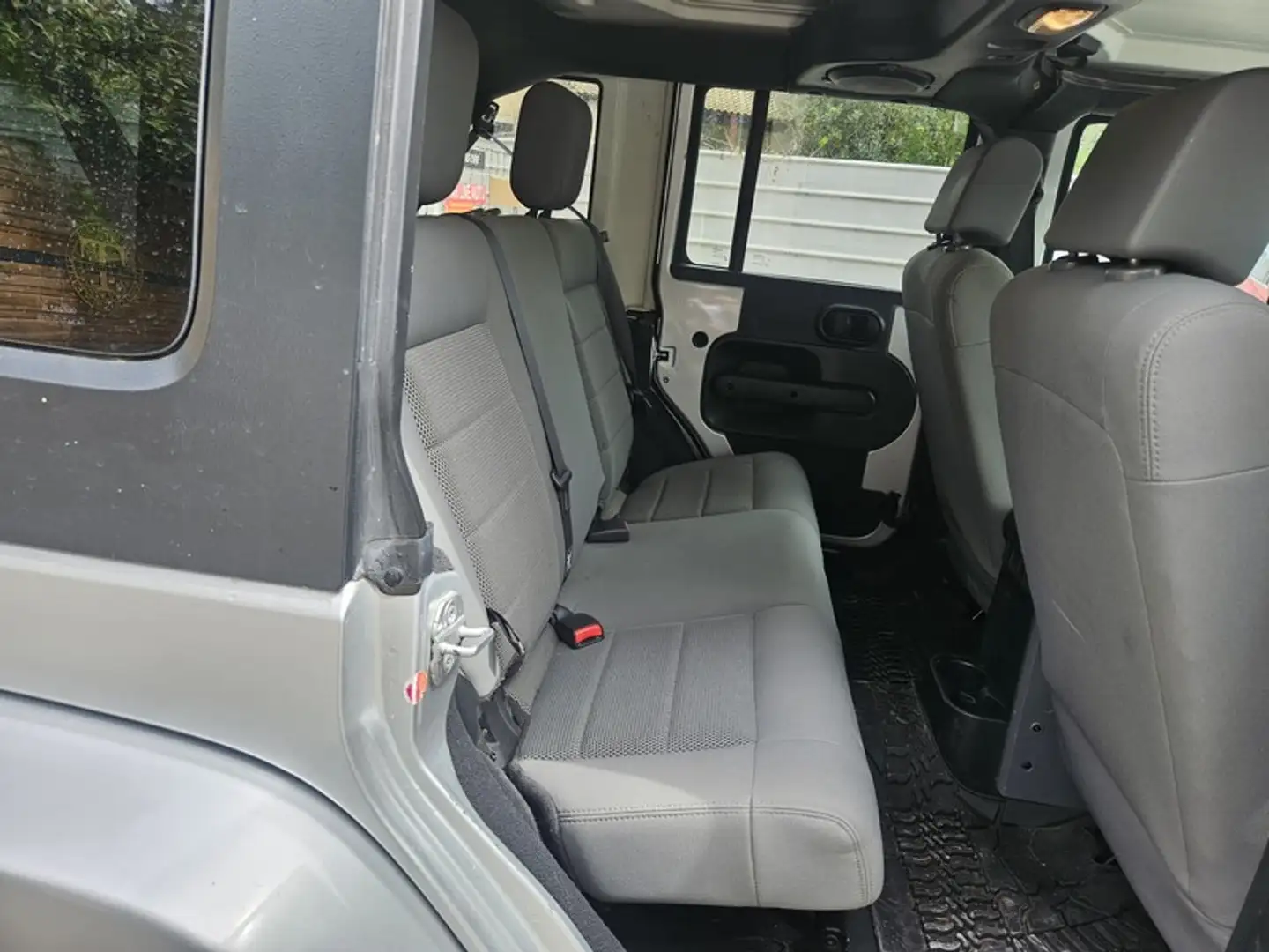 Jeep Wrangler 2.8 CRD 177 Unlimited Sahara A GAR 1 AN u - 2