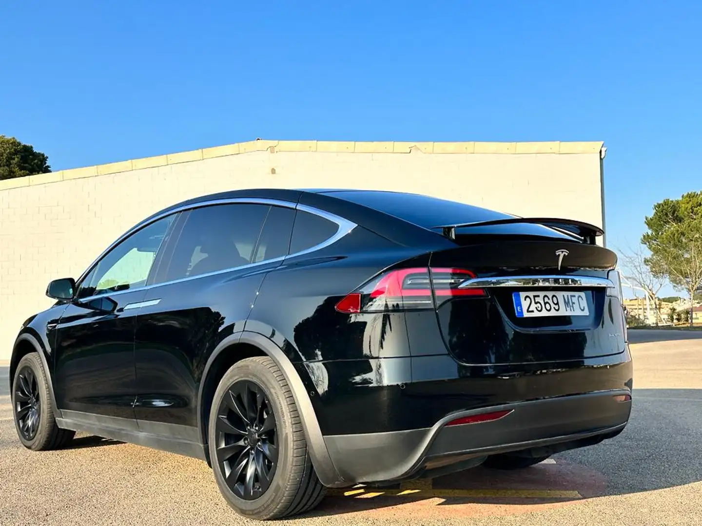 Tesla Model X Long Range AWD Fekete - 2