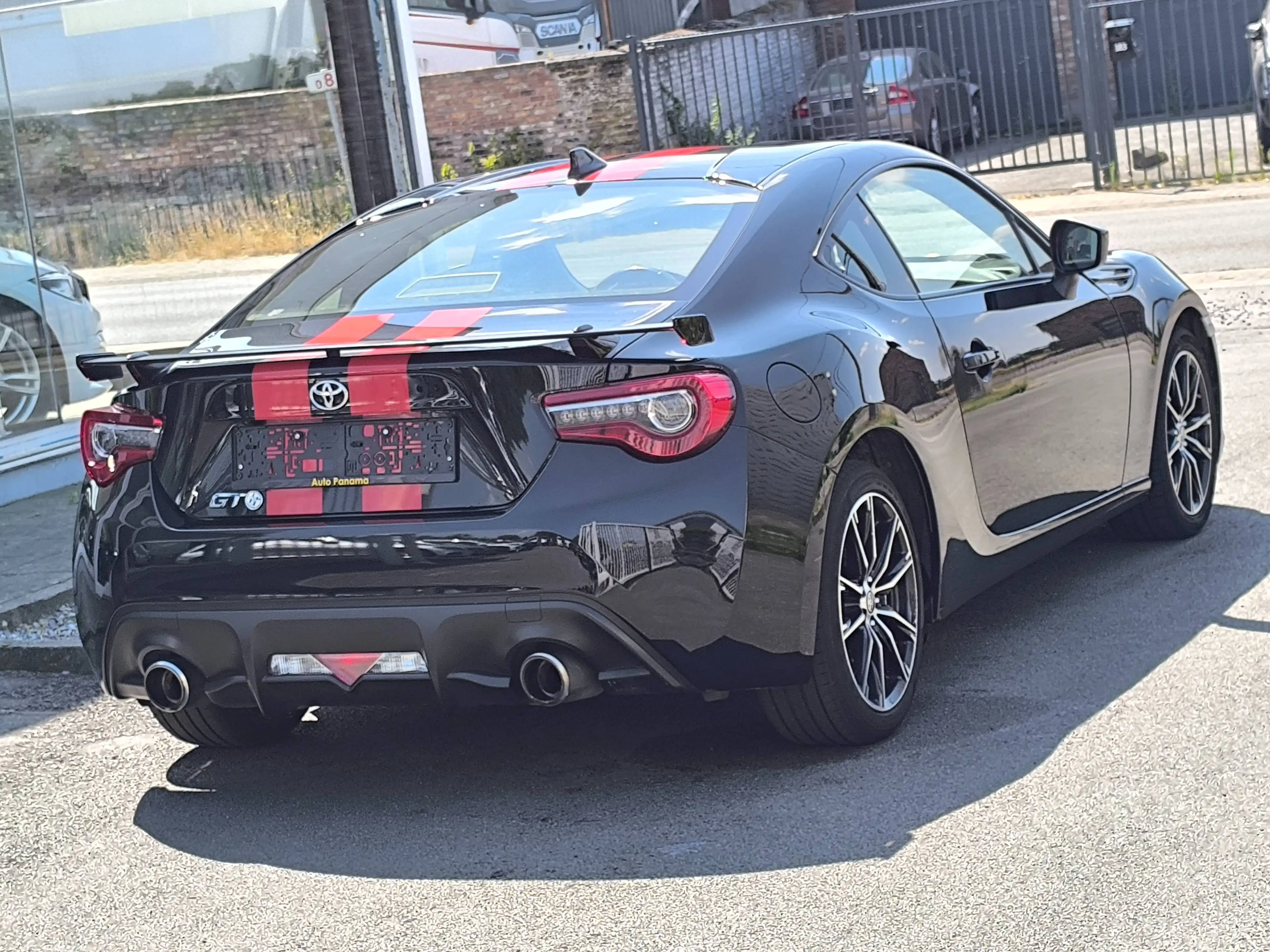 Toyota GT86 2.0i BOXER SPORT CUIR CLIM XENON FULL OPTIONS — photo 2