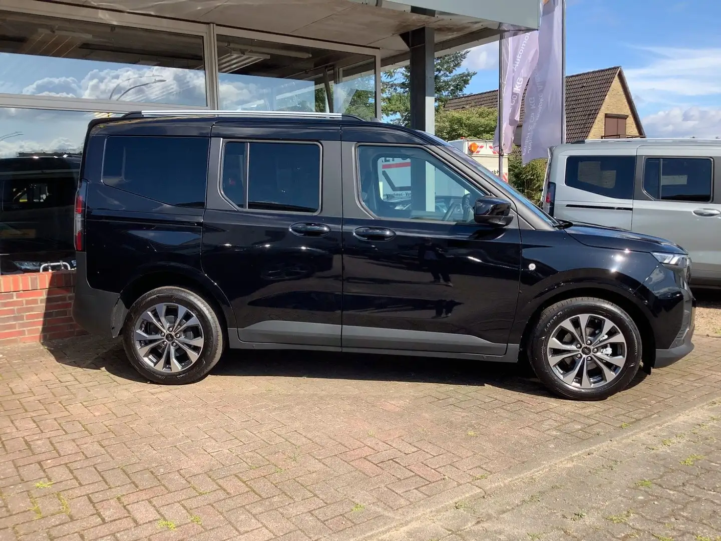 Ford Tourneo Courier Titanium Automatik / KAMERA / Noir - 2
