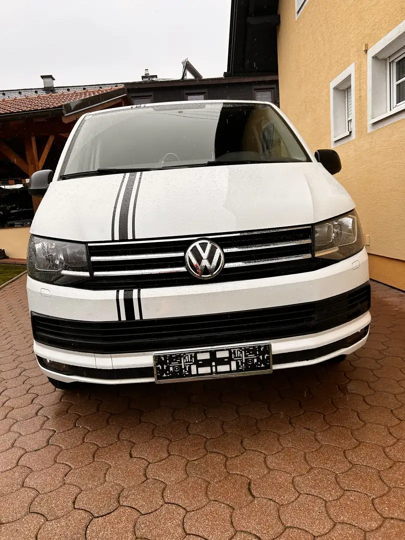Volkswagen T6 Transporter - 1