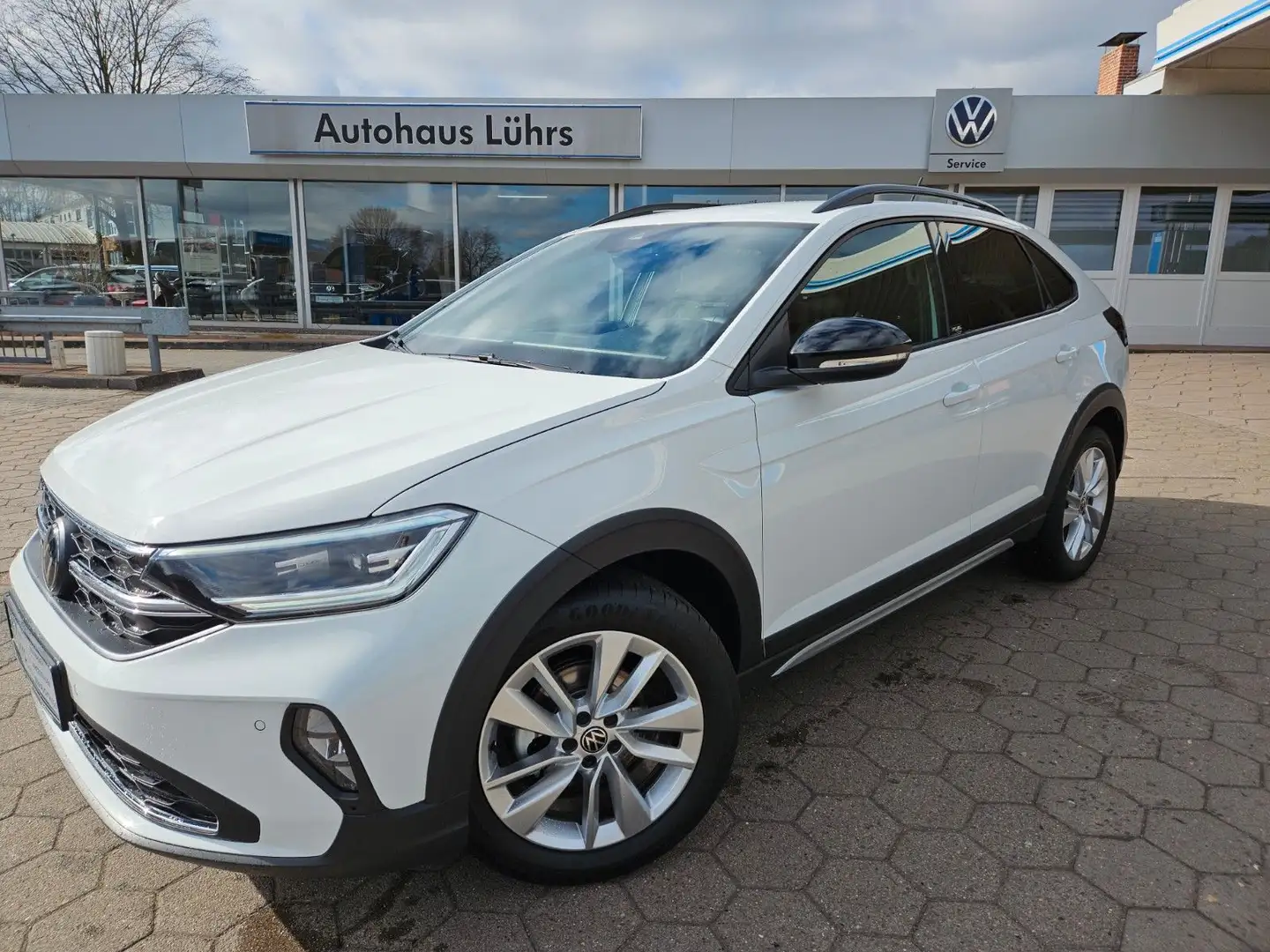 Volkswagen Taigo Move 1.5 TSI 110kW DSG Navi AHK Kamera App Weiß - 1