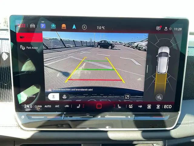 Volkswagen Tiguan view 12