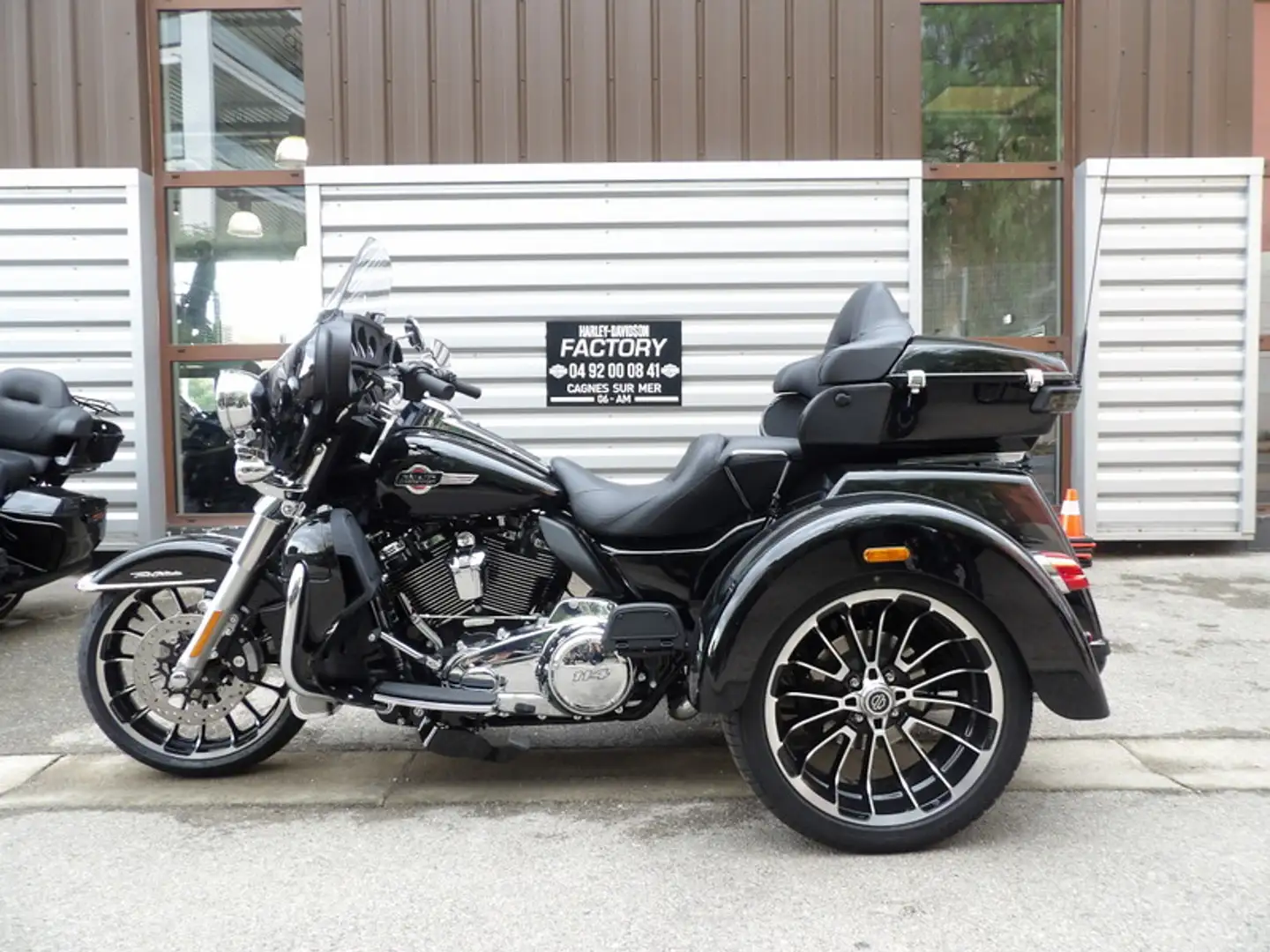 Harley-Davidson Tri Glide Noir - 2
