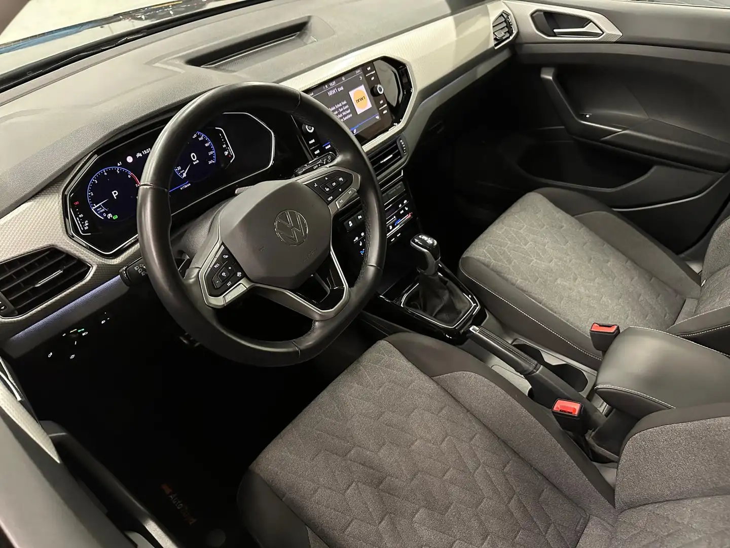 Volkswagen T-Cross 1.0 TSI Move Navi/ CarPlay / Virtual / Clima /Ad. Zwart - 2