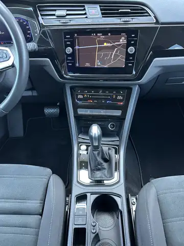 Volkswagen Touran view 13