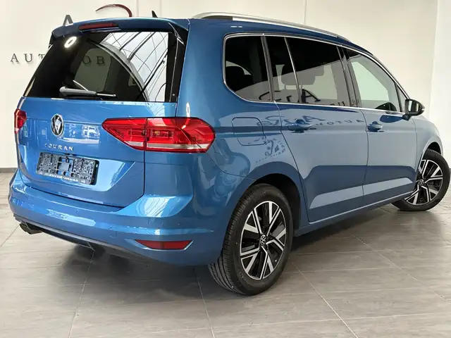 Volkswagen Touran view 4