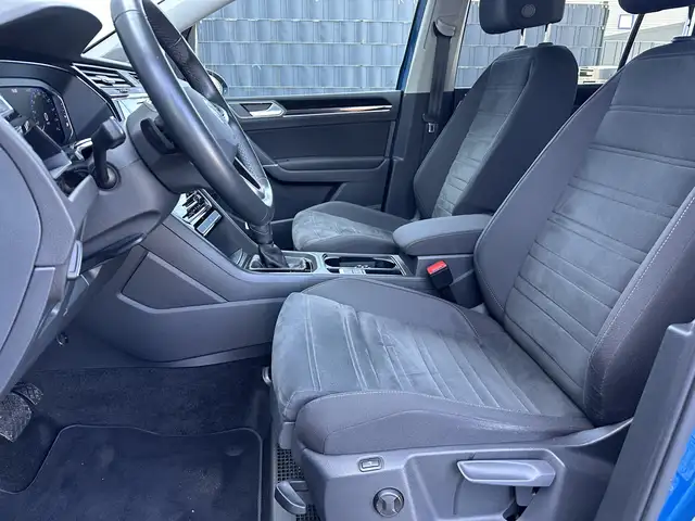 Volkswagen Touran view 10
