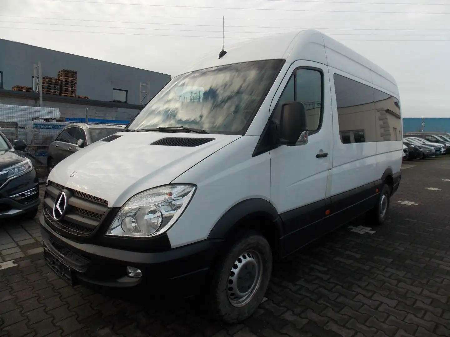 Mercedes-Benz Sprinter II Kombi 316 Benzin Automatik/9-Sitzer Weiß - 2