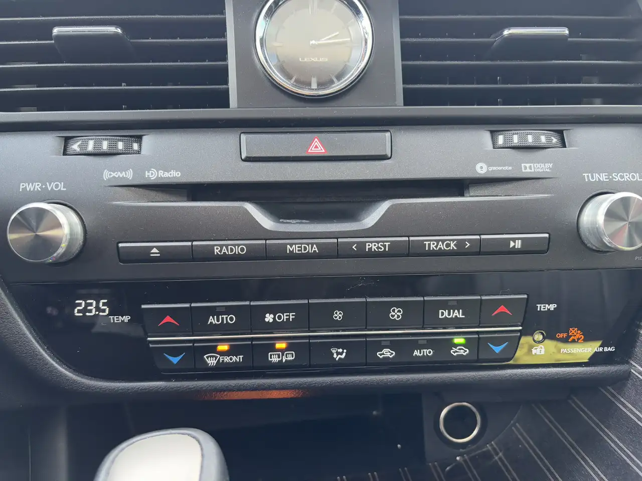 Lexus RX снимка Lexus RX