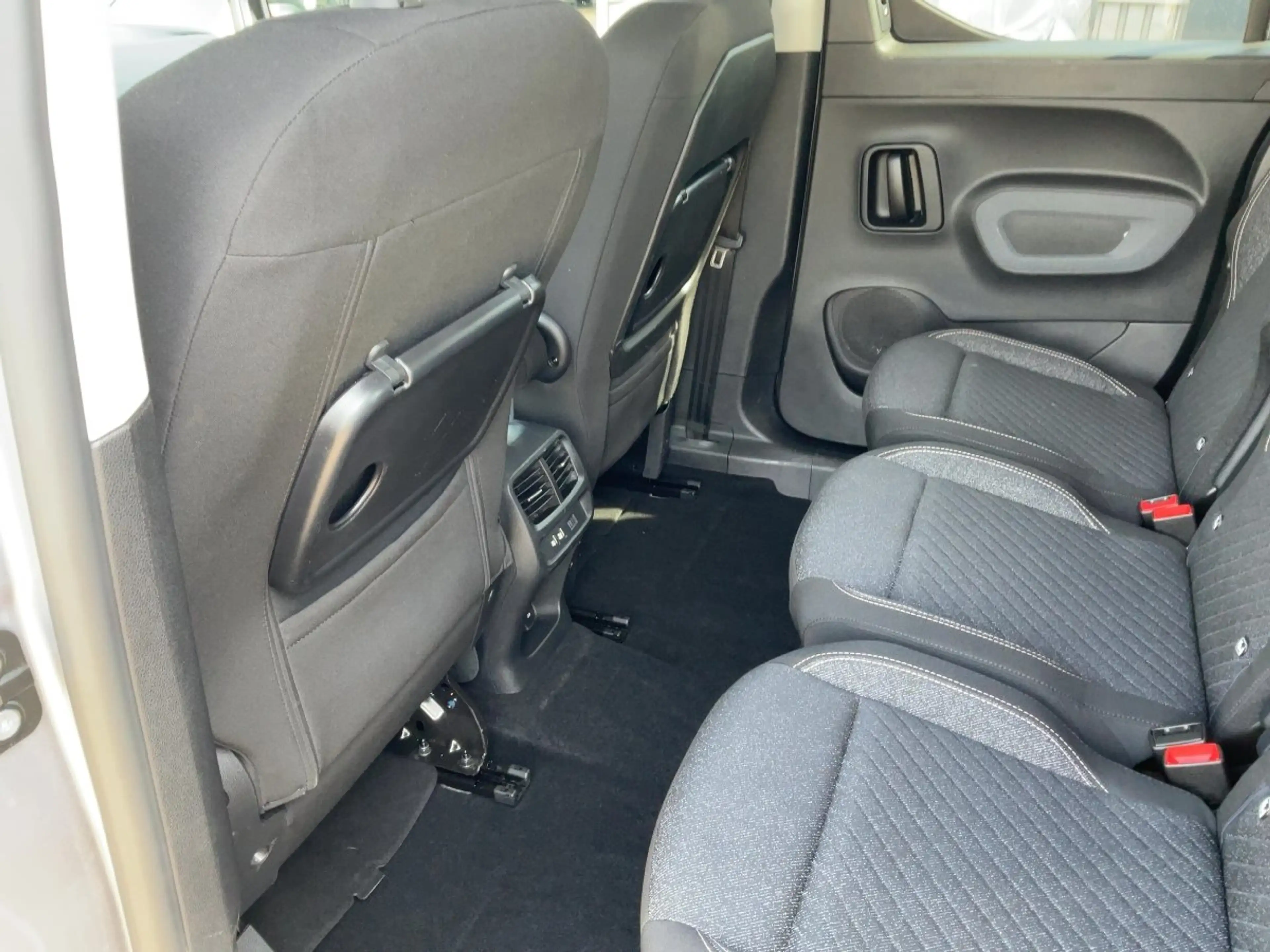 Peugeot Rifter 1.5 BlueHDi 130 L1 Allure N1 2xKlima+Kam. — photo 11