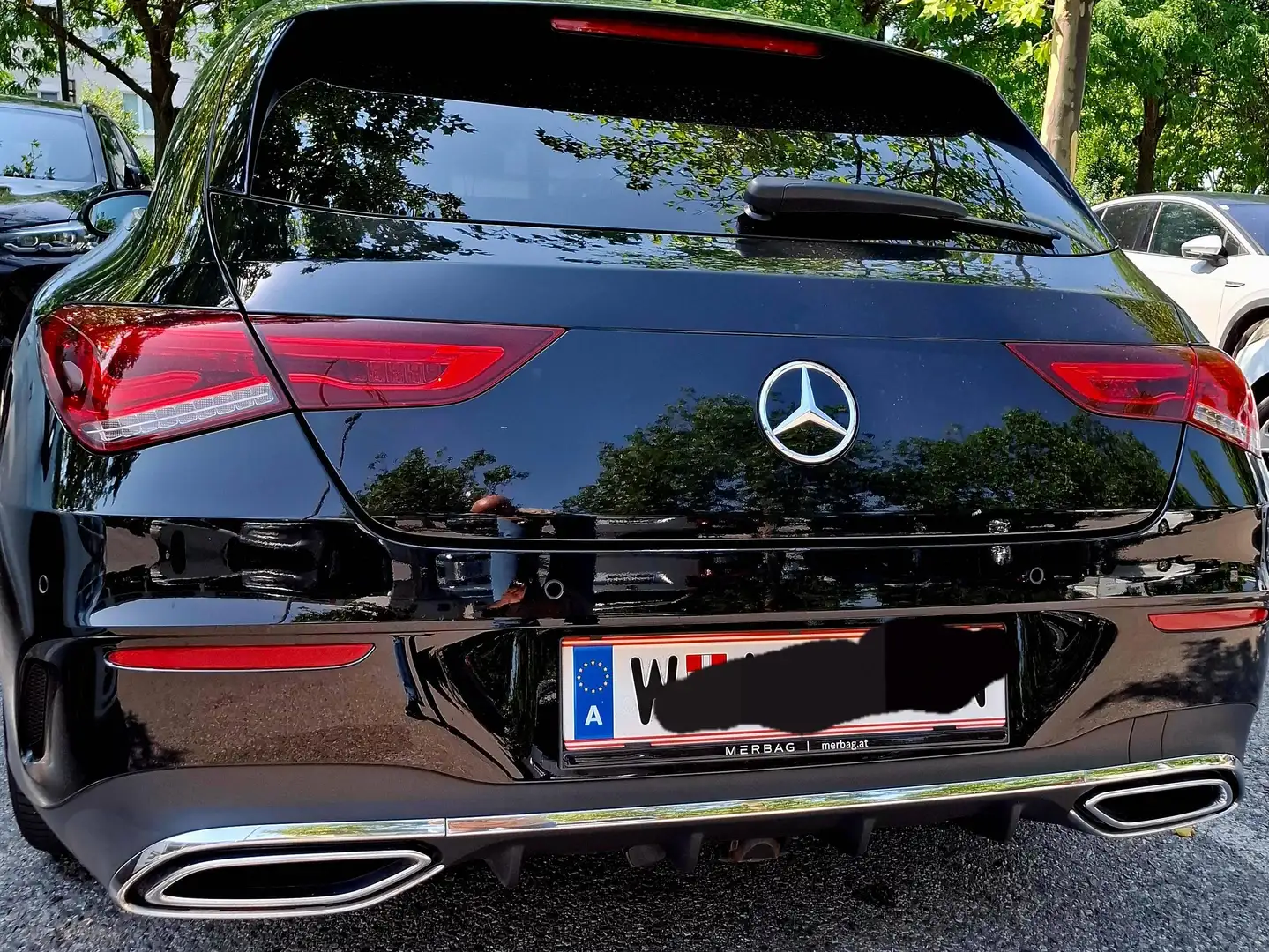 Mercedes-Benz CLA 200 Mercedes-Benz CLA-Klasse Mercedes CLA 200 Shooting Brake AMG-Line Kombi / Family Van Schwarz - 1