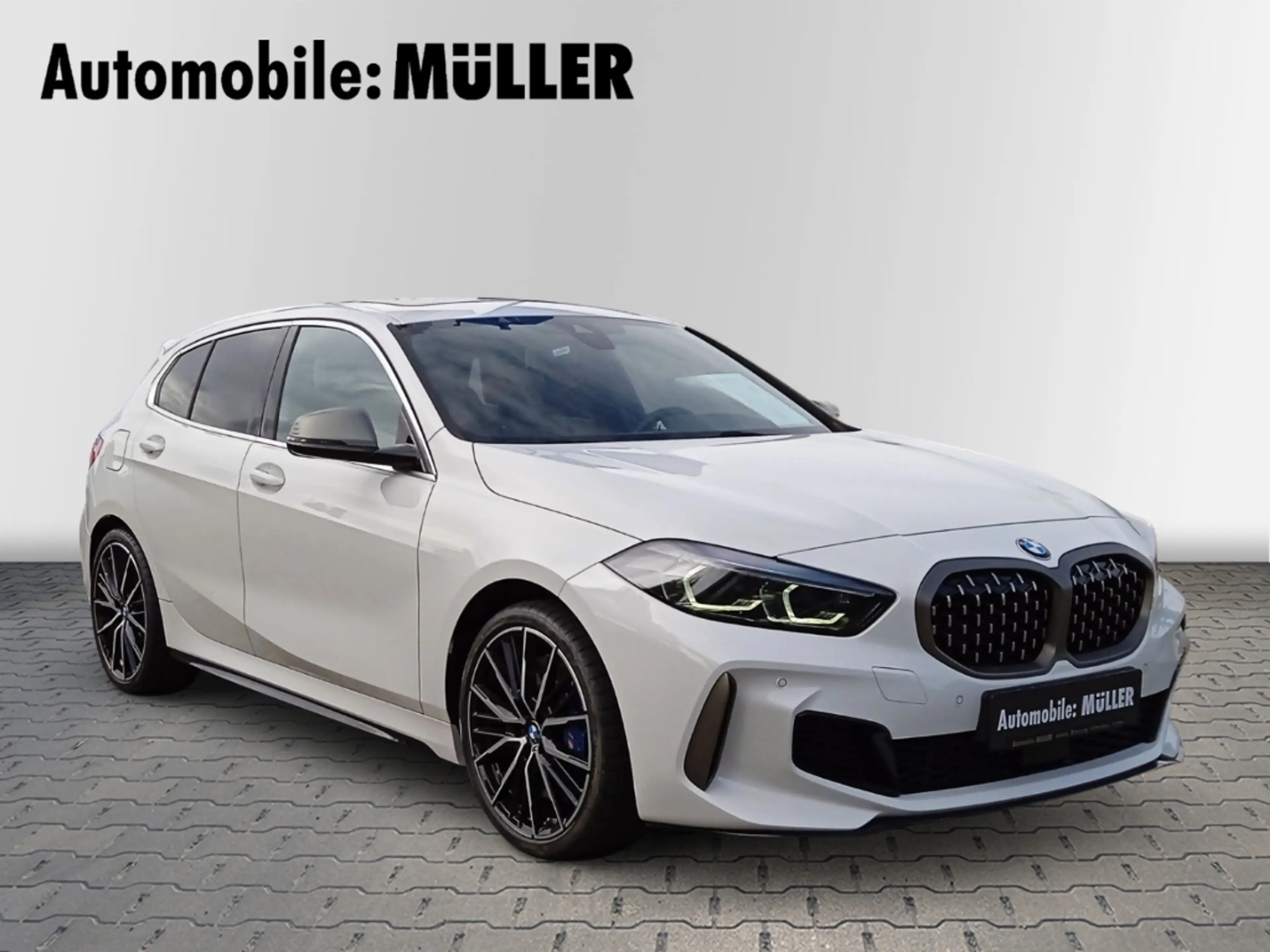 BMW 135 i xDrive Sportaut. Glasdach LED Komfortzug. Fernli — photo 9