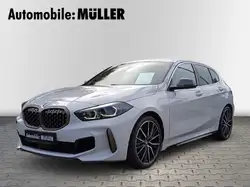 Bmw 135 i xDrive Sportaut. Glasdach LED Komfortzug. Fernli
